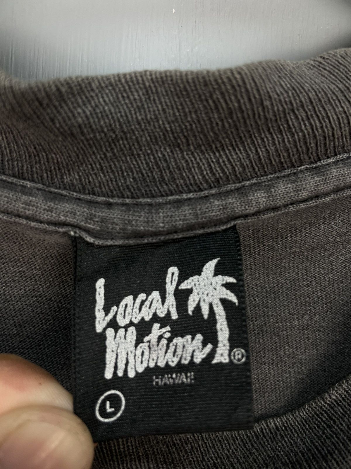 Vintage Vintage 90s Local Motion surf brand t shirt Size US L / EU 52-54 / 3 - 6 Thumbnail