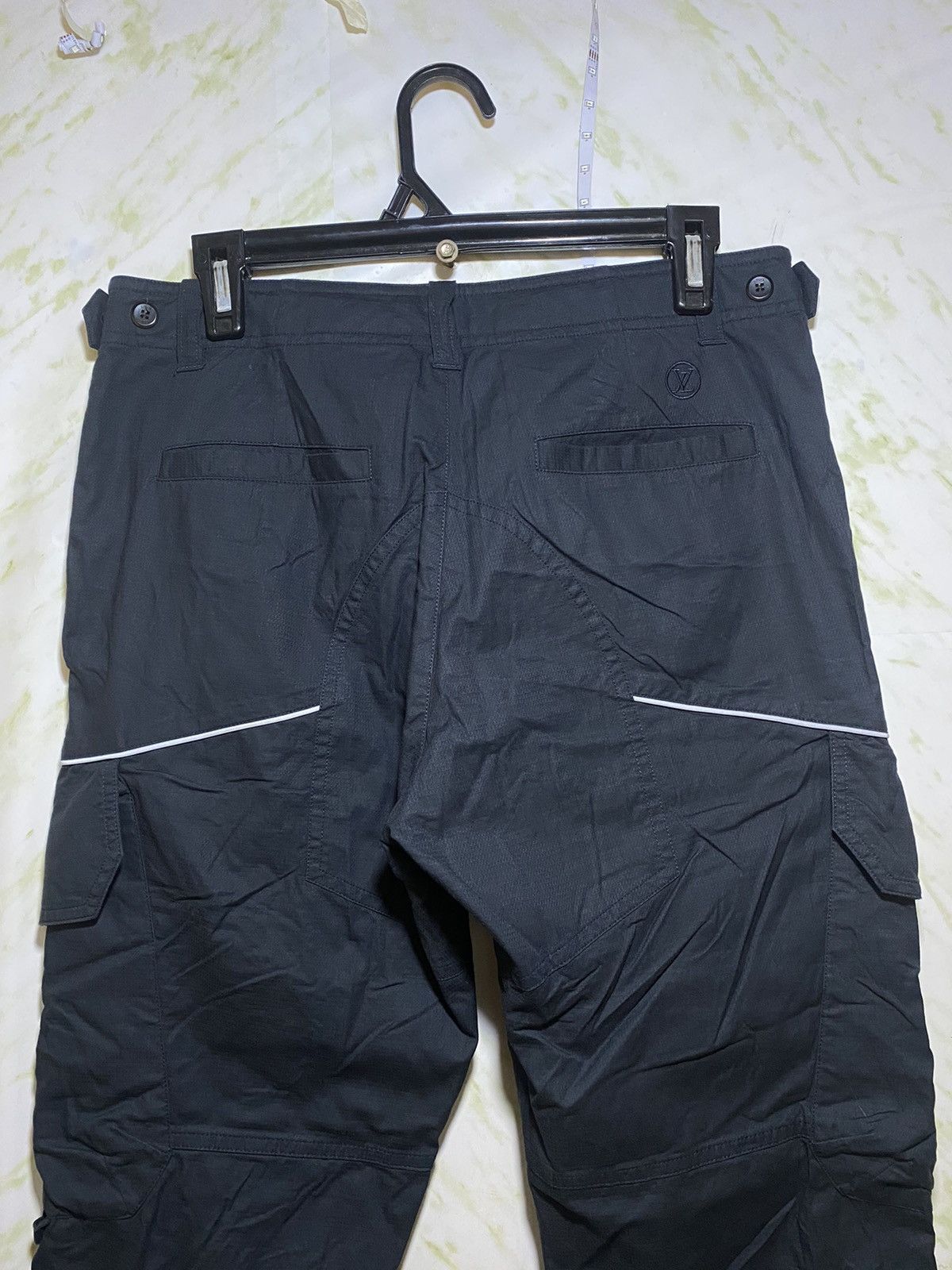 Louis Vuitton Louis Vuitton x Virgil Abloh Reflective Cargo Pants Size US 30 / EU 46 - 6 Thumbnail