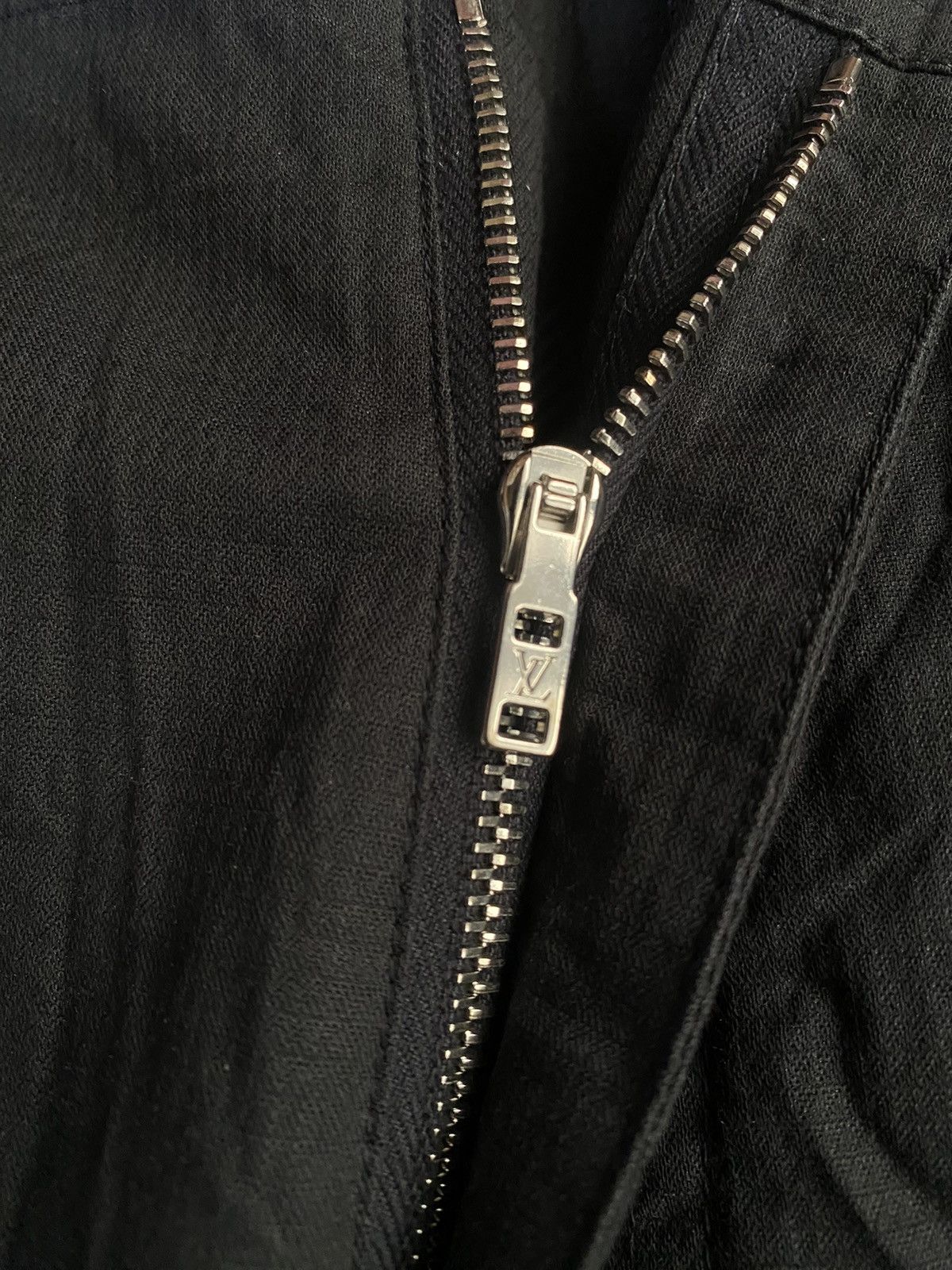 Louis Vuitton Louis Vuitton x Virgil Abloh Reflective Cargo Pants Size US 30 / EU 46 - 11 Thumbnail