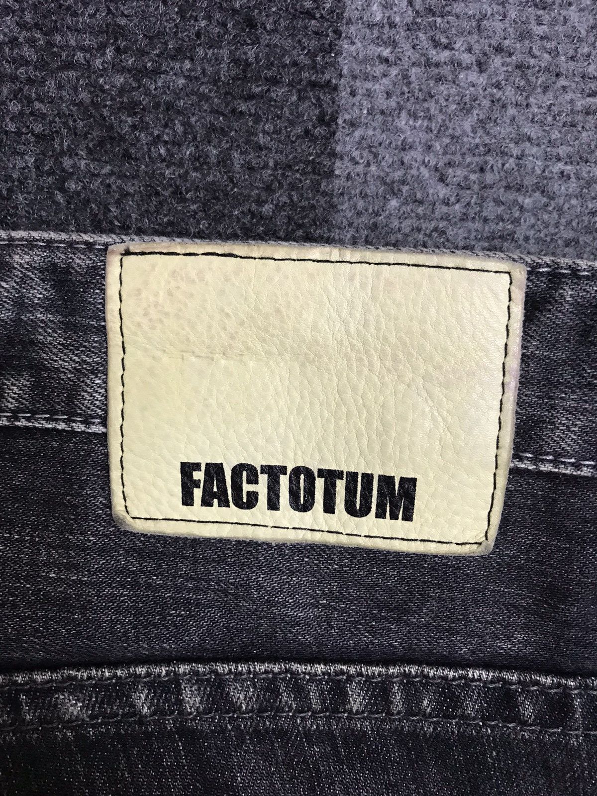 Designer FACTOTUM Designer Distressed Patchwork Cropped Jeans F704 Size US 32 / EU 48 - 15 Thumbnail