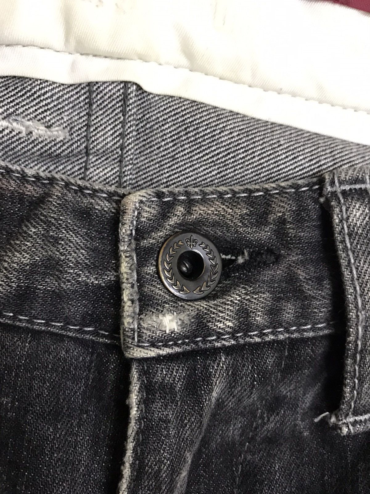 Designer FACTOTUM Designer Distressed Patchwork Cropped Jeans F704 Size US 32 / EU 48 - 8 Thumbnail