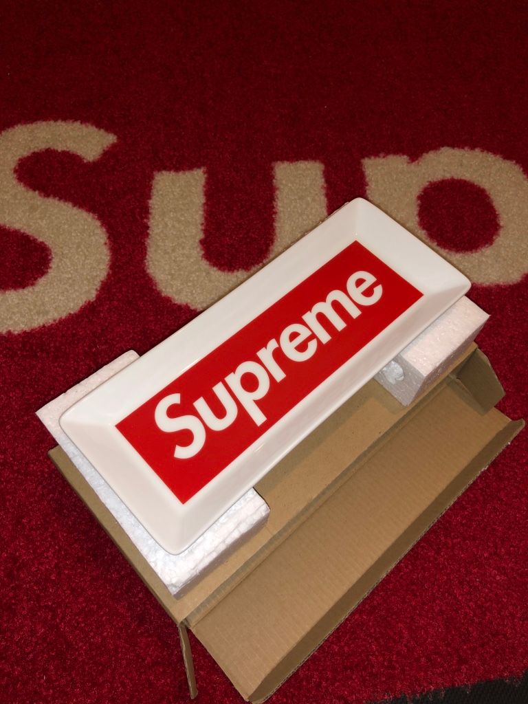 Pre-owned Supreme 2014 F/w  Ceramic Box Logo Ash Tray In White/red