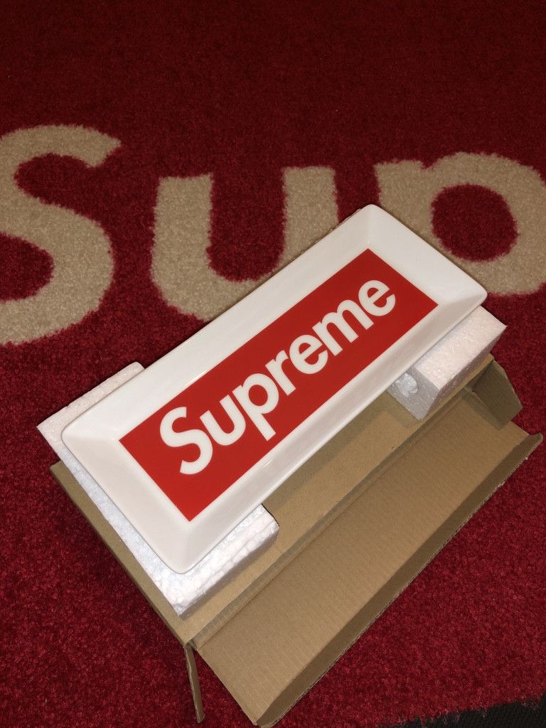 image of 2014 F/w Supreme Ceramic Box Logo Ash Tray in White/Red, Men's