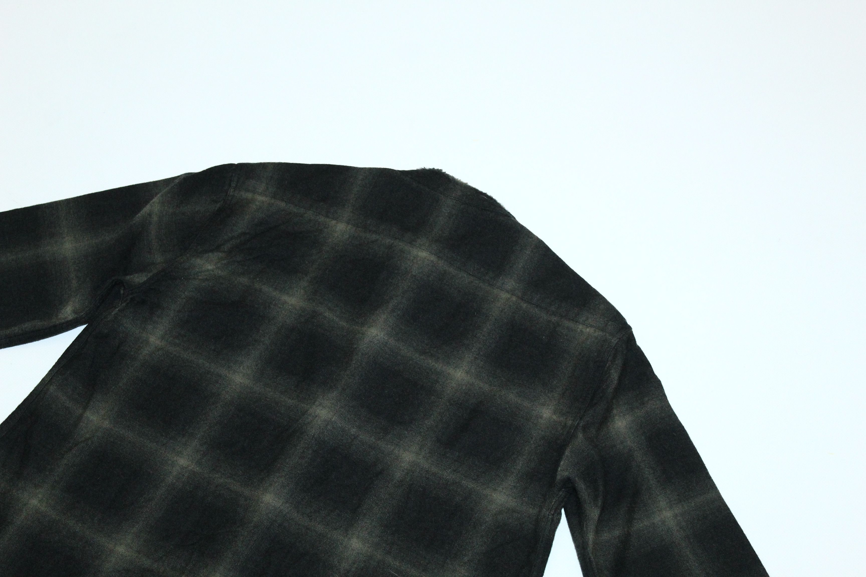 Helmut Lang Helmut Lang Wool Plaid Distressed Shirt Size US S / EU 44-46 / 1 - 10 Thumbnail