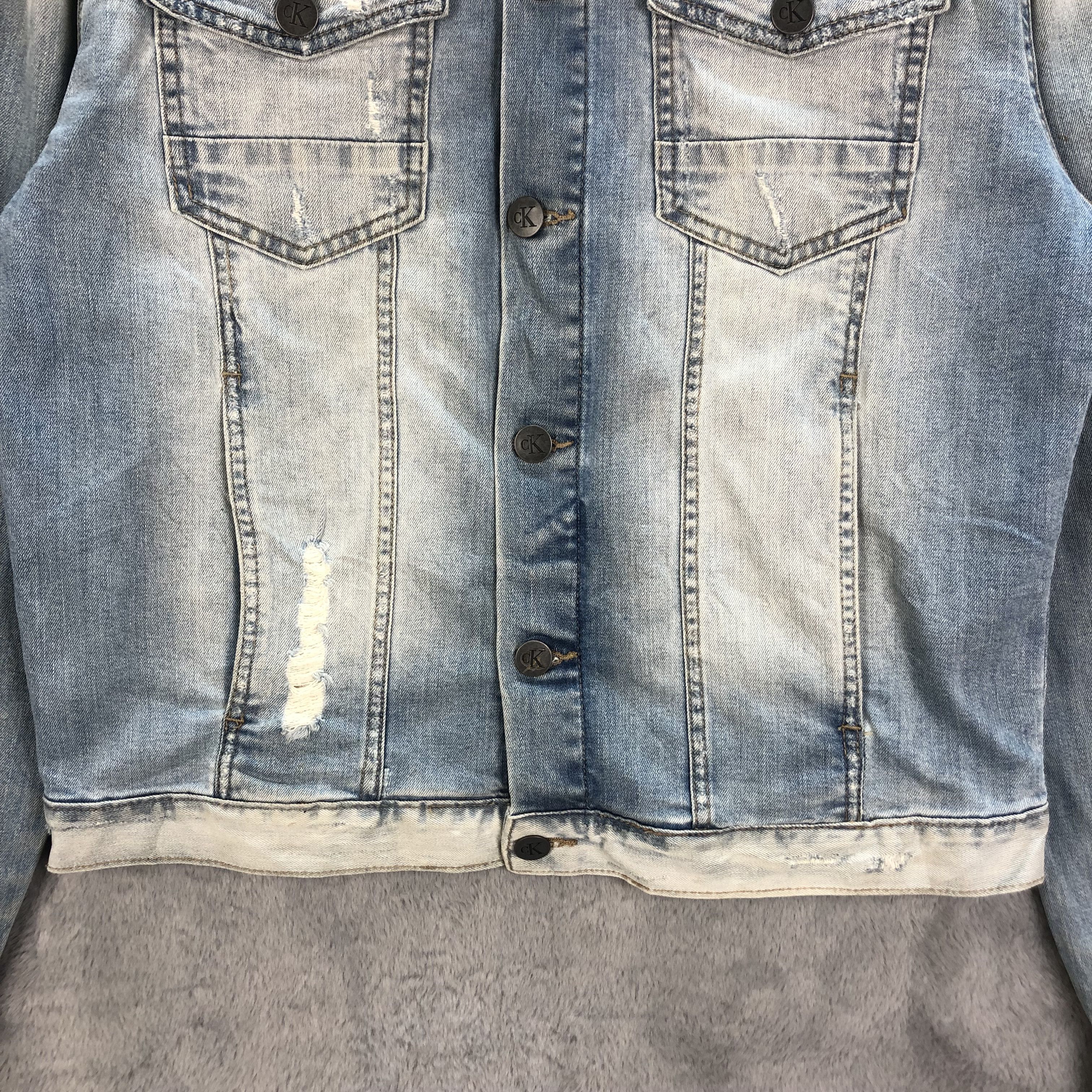 Calvin Klein TRASHED🔥 CK JEANS BIG LOGO LIGHT WASH DENIM JACKET #6497-69 Size US L / EU 52-54 / 3 - 13 Thumbnail