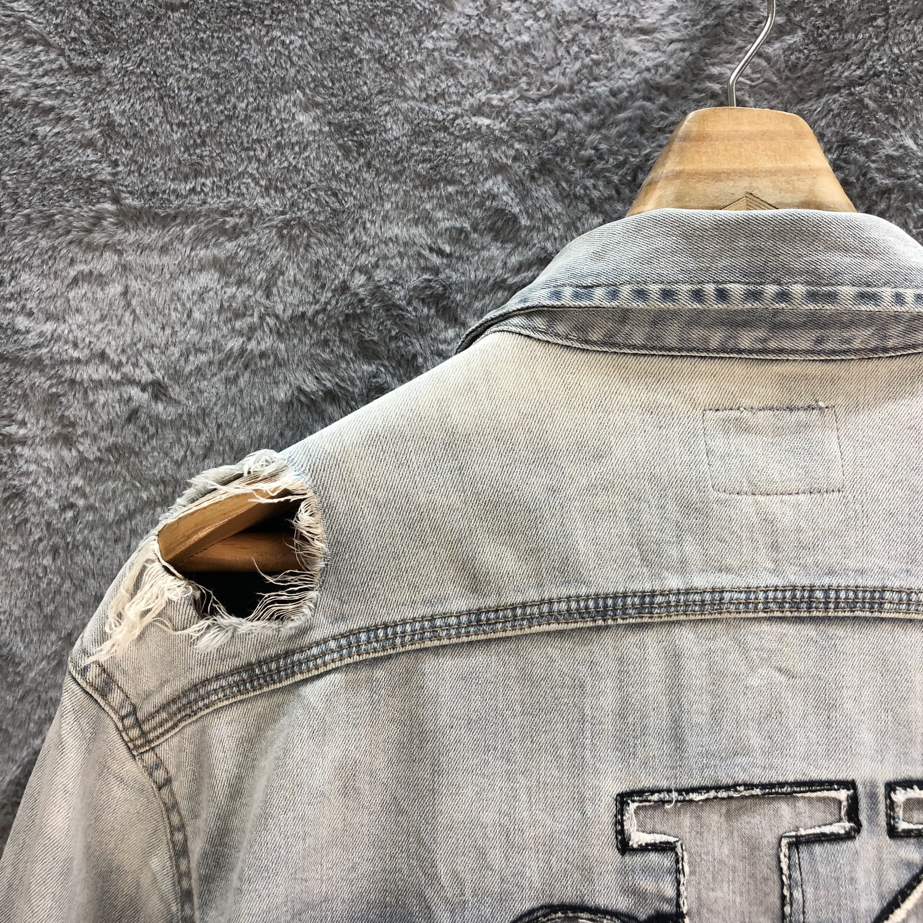 Calvin Klein TRASHED🔥 CK JEANS BIG LOGO LIGHT WASH DENIM JACKET #6497-69 Size US L / EU 52-54 / 3 - 3 Thumbnail