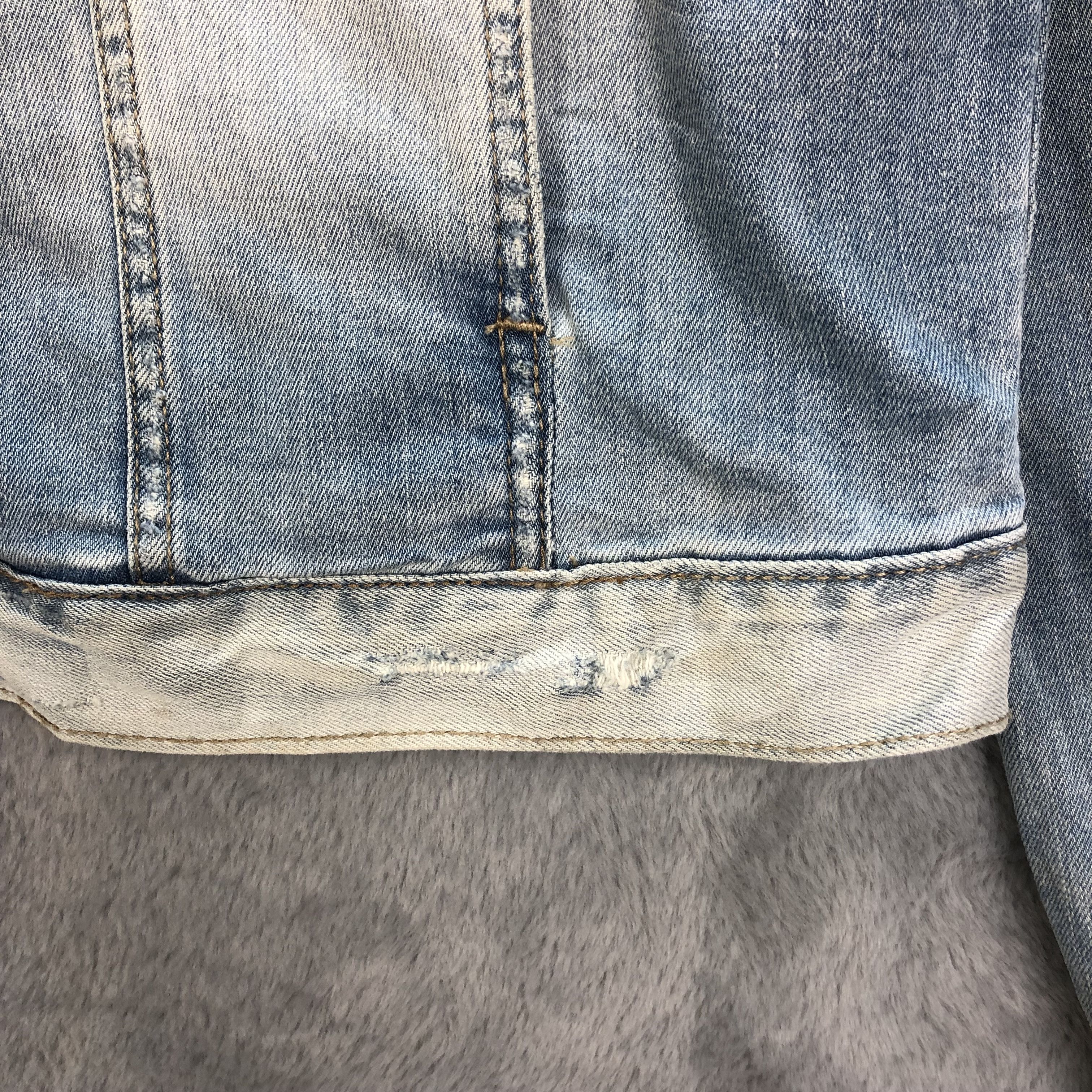 Calvin Klein TRASHED🔥 CK JEANS BIG LOGO LIGHT WASH DENIM JACKET #6497-69 Size US L / EU 52-54 / 3 - 15 Thumbnail