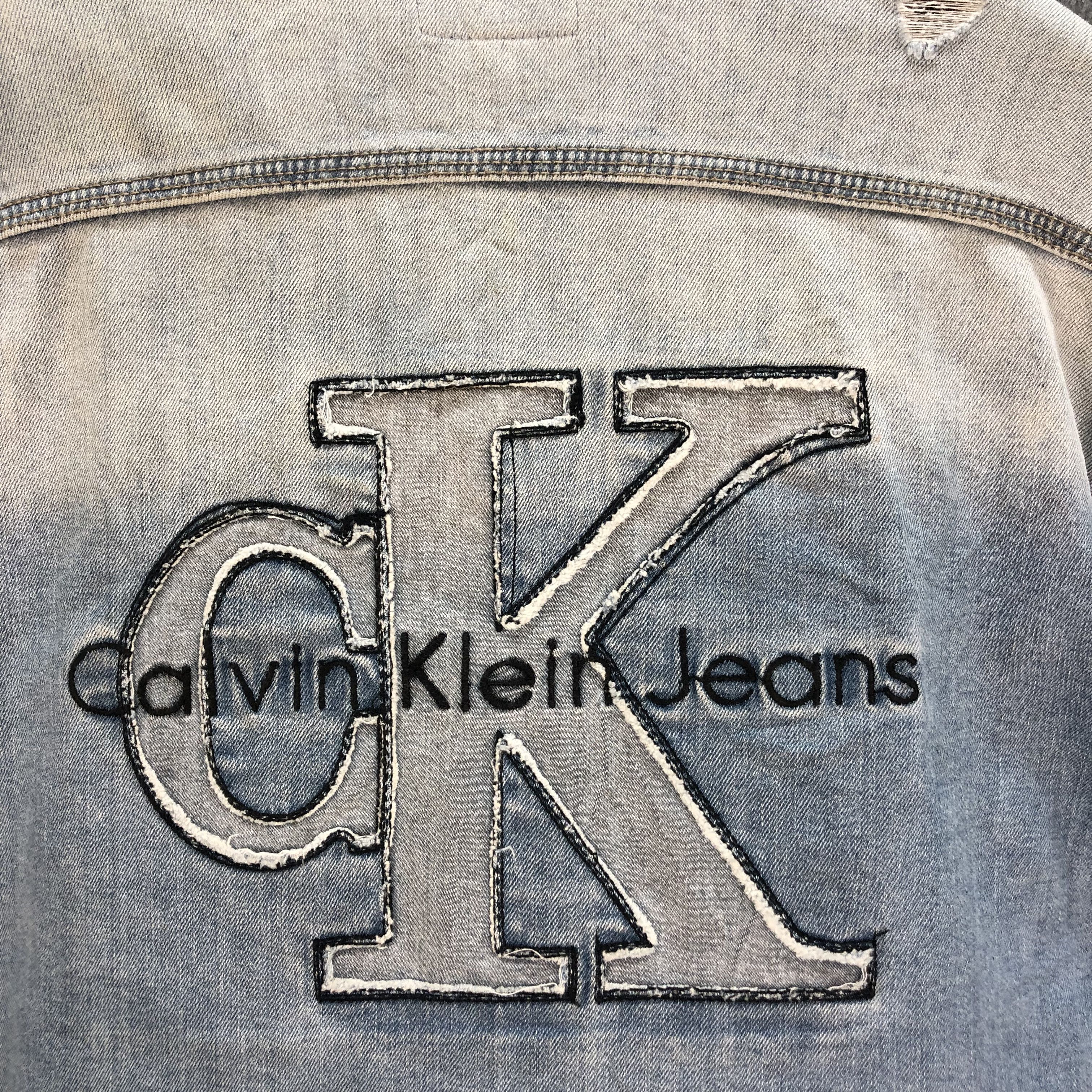 Calvin Klein TRASHED🔥 CK JEANS BIG LOGO LIGHT WASH DENIM JACKET #6497-69 Size US L / EU 52-54 / 3 - 2 Thumbnail