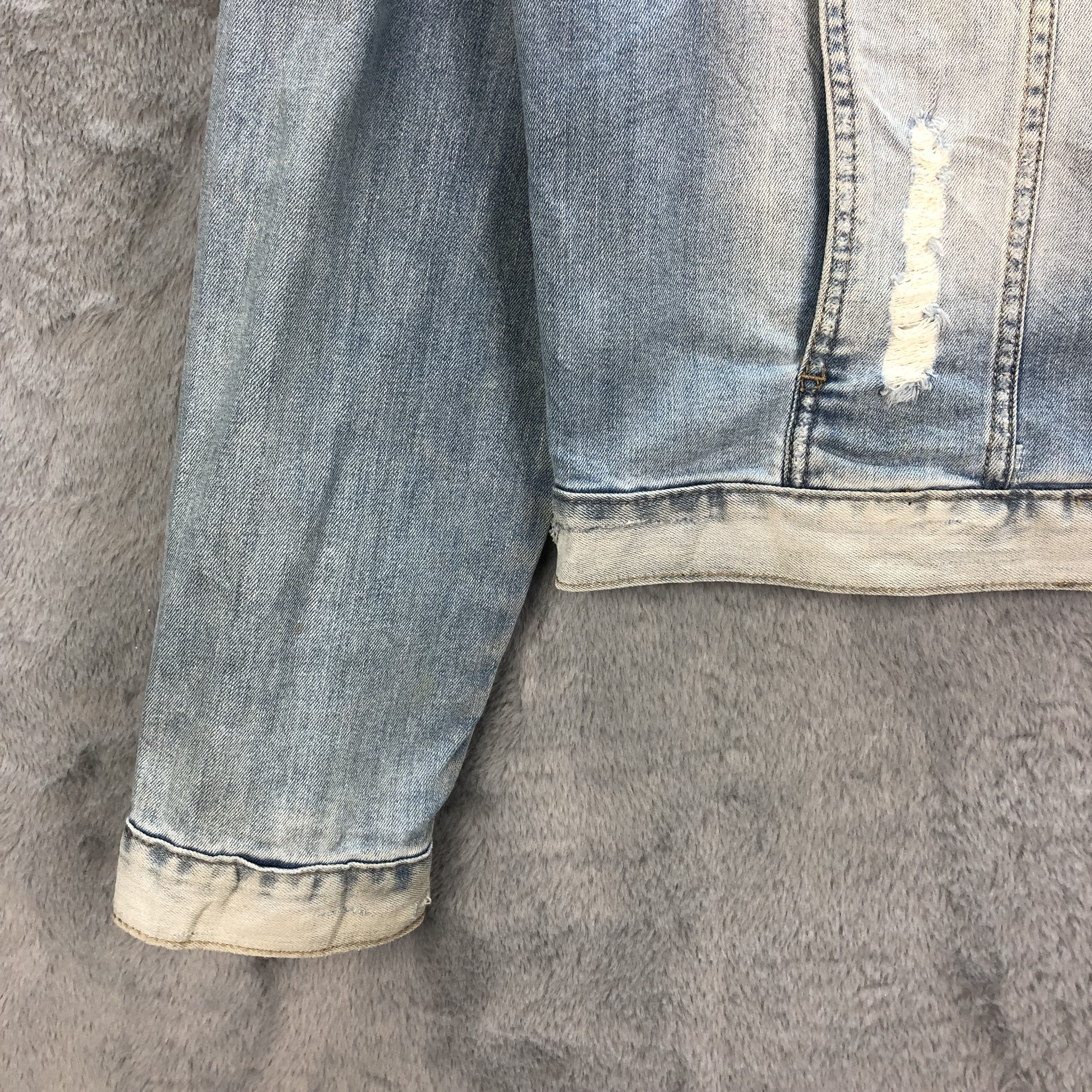 Calvin Klein TRASHED🔥 CK JEANS BIG LOGO LIGHT WASH DENIM JACKET #6497-69 Size US L / EU 52-54 / 3 - 16 Thumbnail