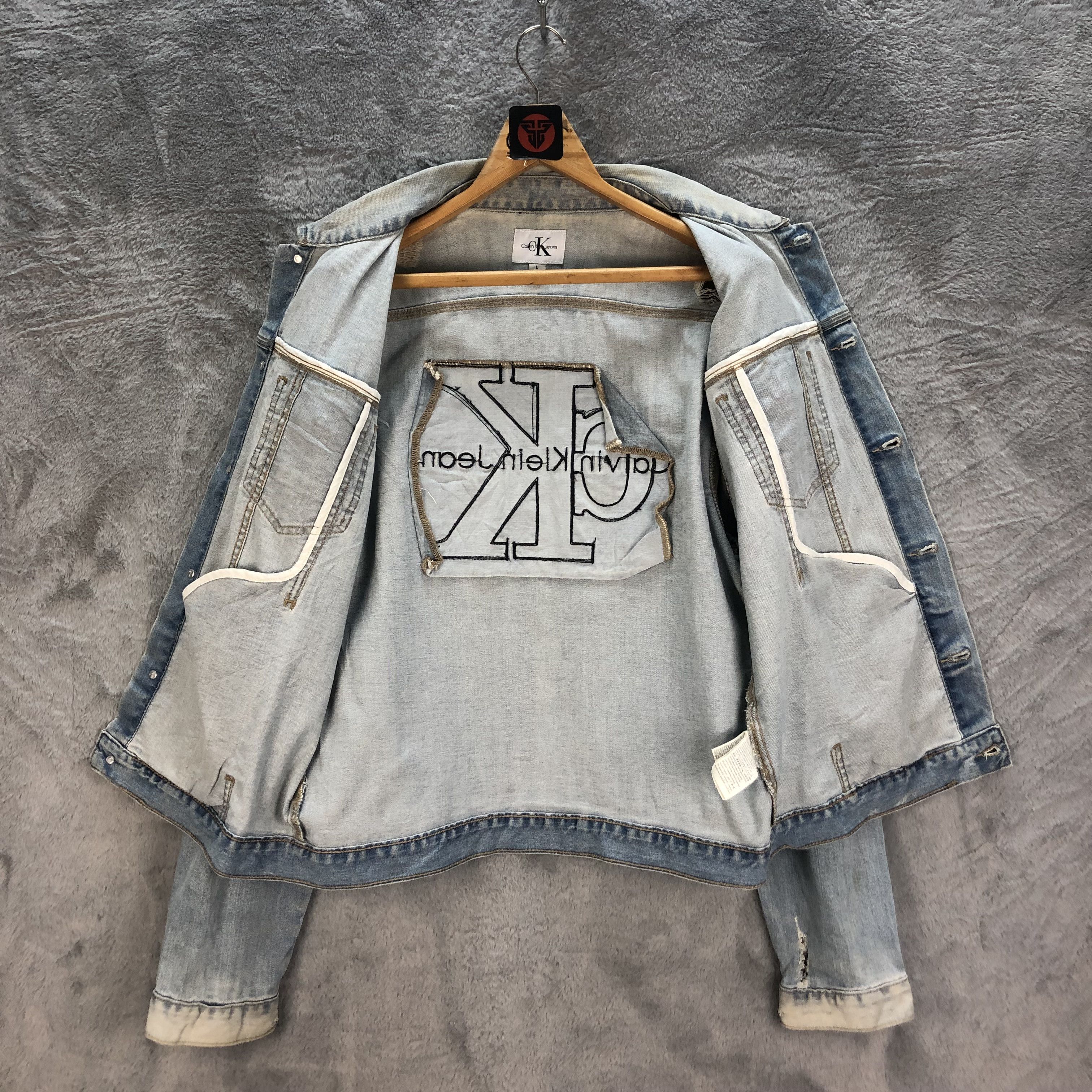 Calvin Klein TRASHED🔥 CK JEANS BIG LOGO LIGHT WASH DENIM JACKET #6497-69 Size US L / EU 52-54 / 3 - 20 Thumbnail