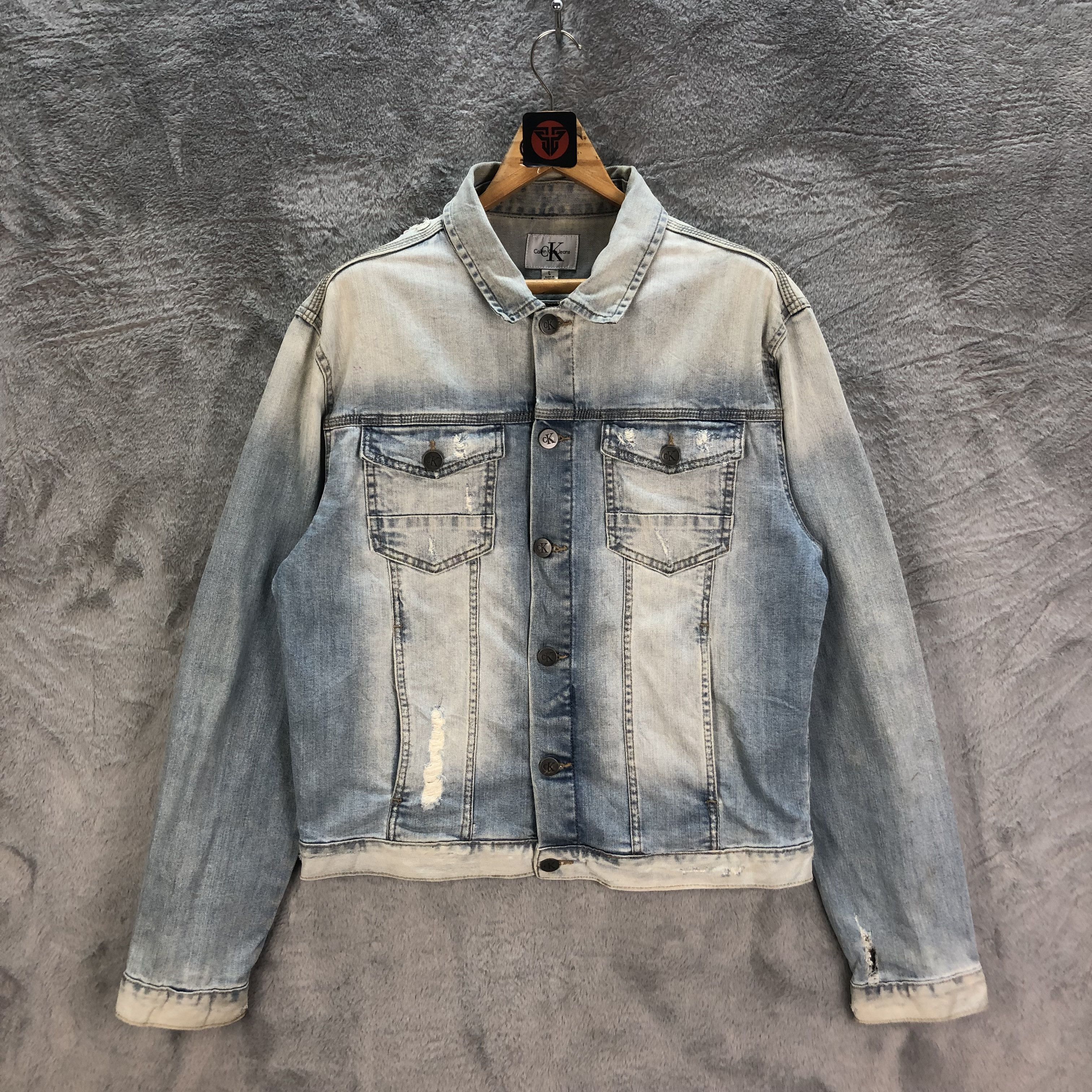 Calvin Klein TRASHED🔥 CK JEANS BIG LOGO LIGHT WASH DENIM JACKET #6497-69 Size US L / EU 52-54 / 3 - 8 Thumbnail