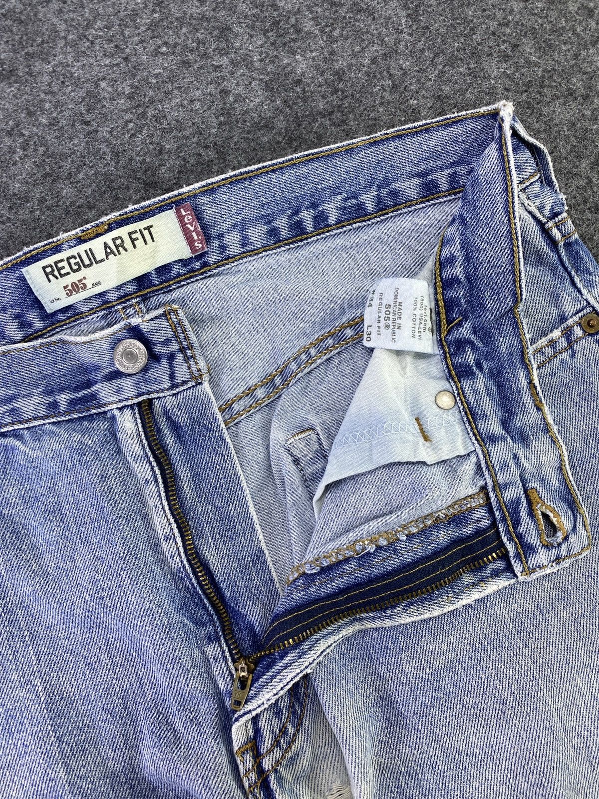 Levi's VINTAGE LEVI'S 505 BLUE WASH JEANS - J681 Size US 34 / EU 50 - 3 Thumbnail
