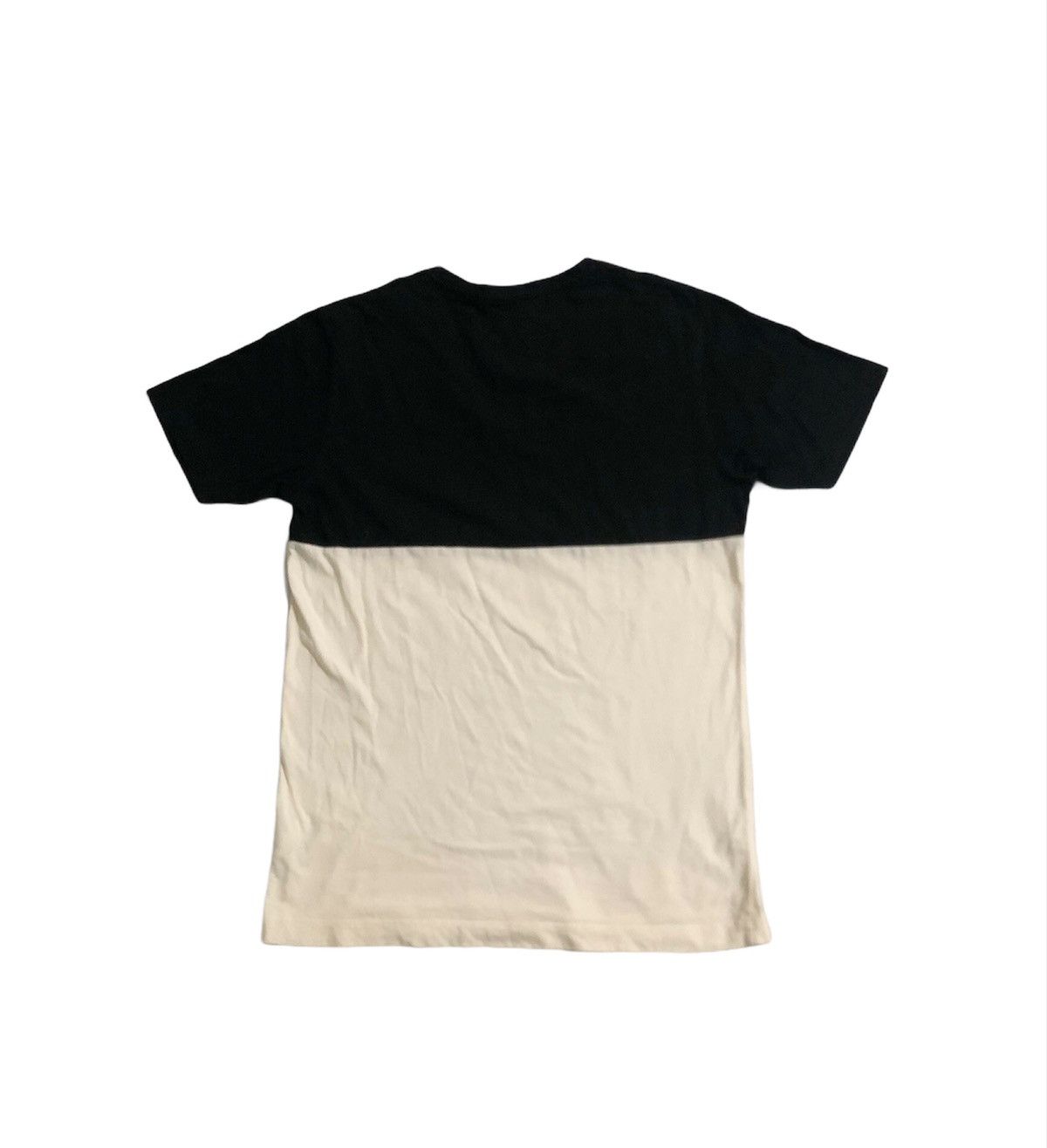 Japanese Brand × Uniqlo 🔥Uniqlo Ut Fender V Neck T Shirts Size US S / EU 44-46 / 1 - 2 Thumbnail