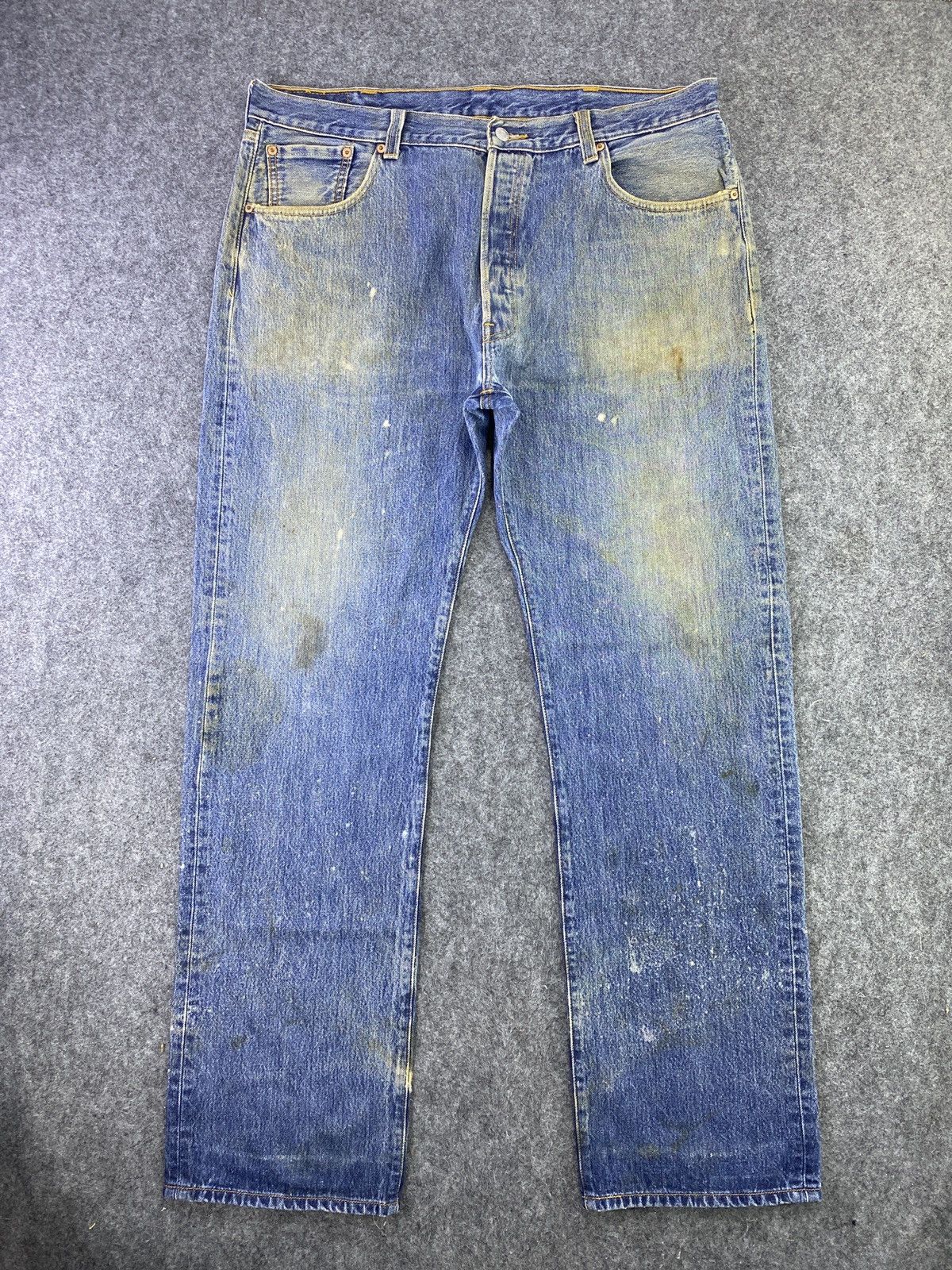 VINTAGE LEVIS 501 DIRTY BLUE WASH JEANS - J683