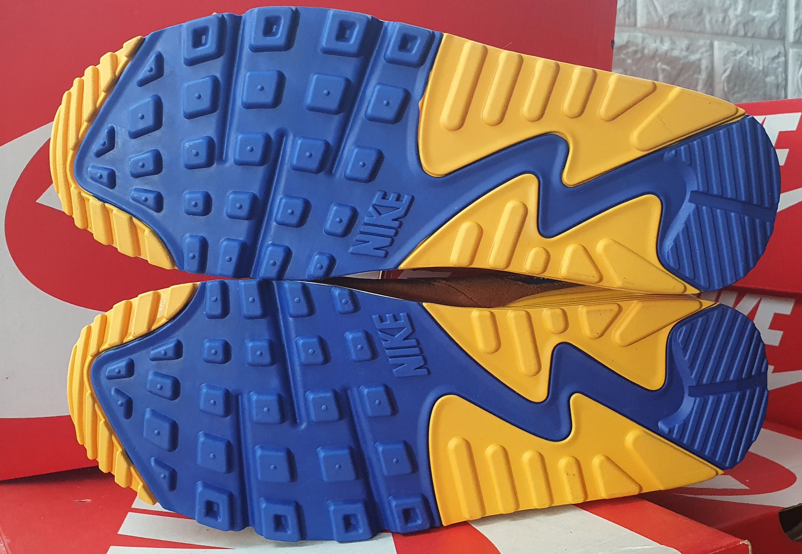 Nike Nike Air Max 90 Curry Size US 9 / EU 42 - 4 Thumbnail