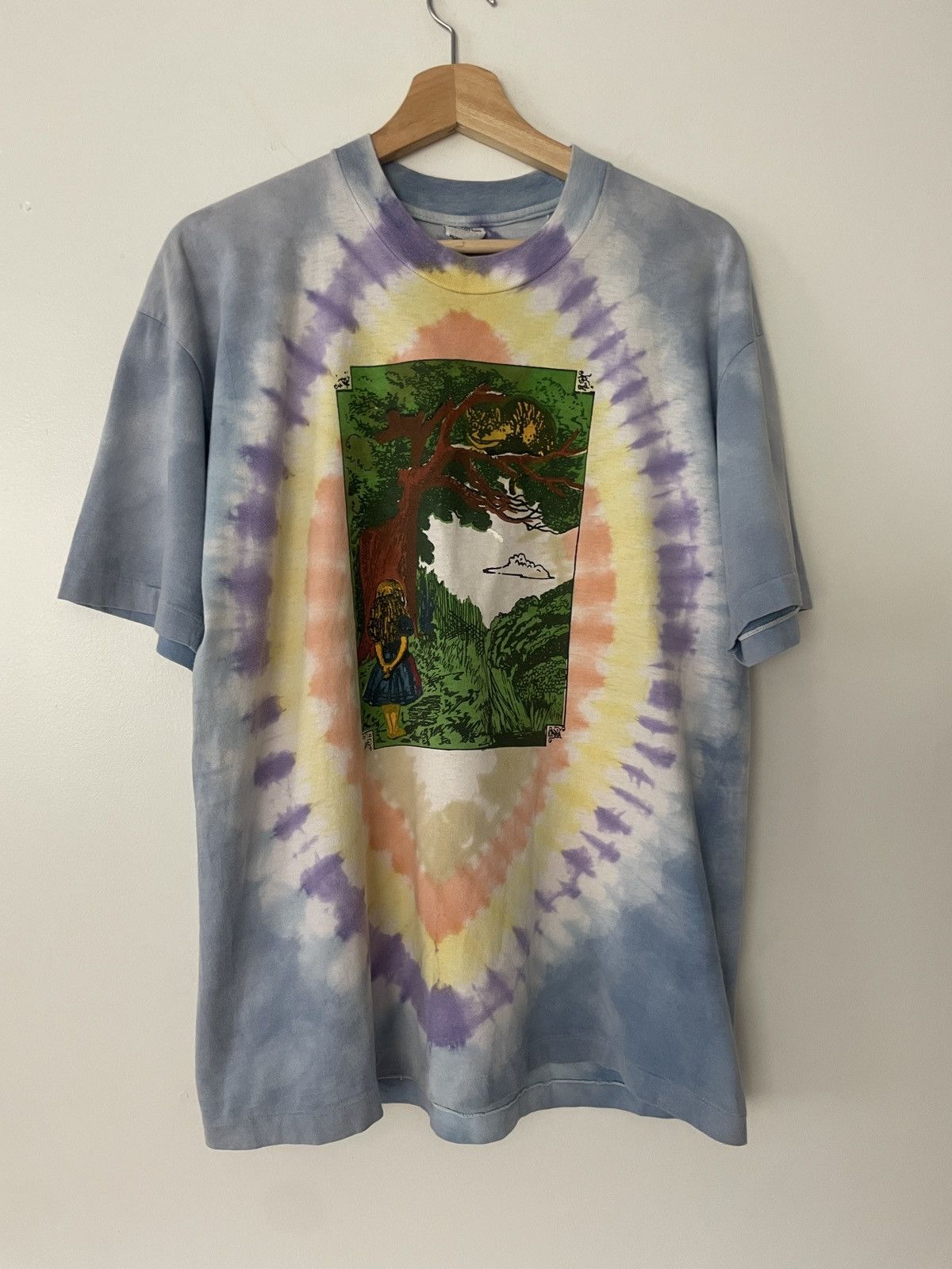 Vintage 90s Alice wonderland tee