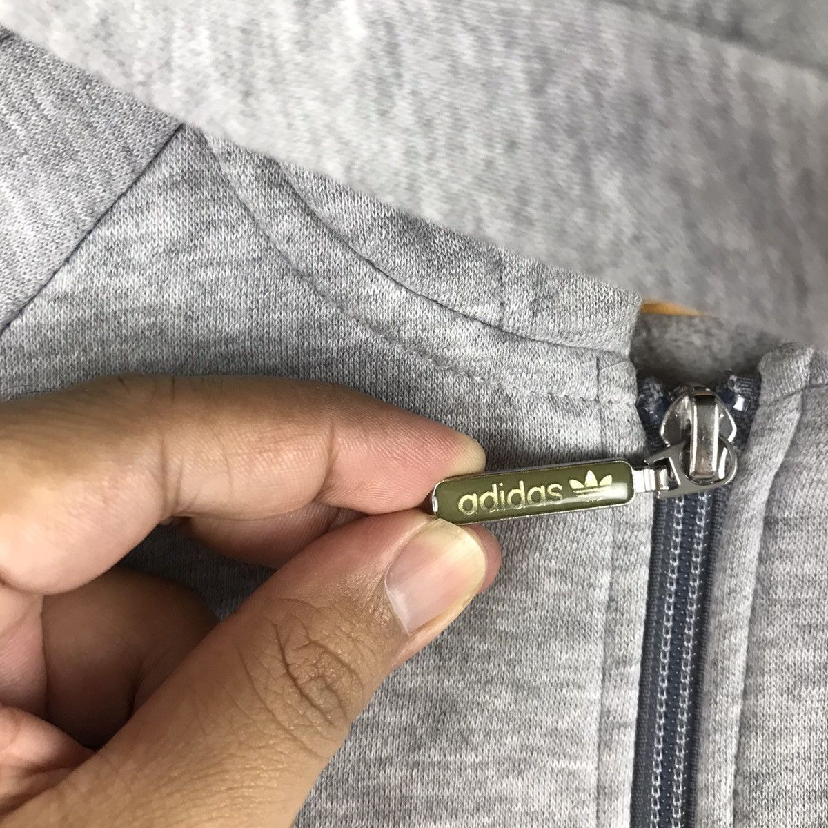 Adidas Vintage Adidas Zipper Hoodie Grey Colour Sweatshirt Size US S / EU 44-46 / 1 - 4 Thumbnail