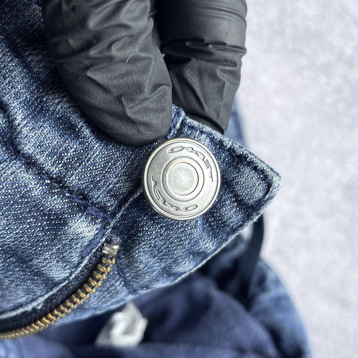 Oakley × Vintage Vintage Oakley Y2K Cargo Denim Jeans Size: 32 Size US 32 / EU 48 - 7 Thumbnail