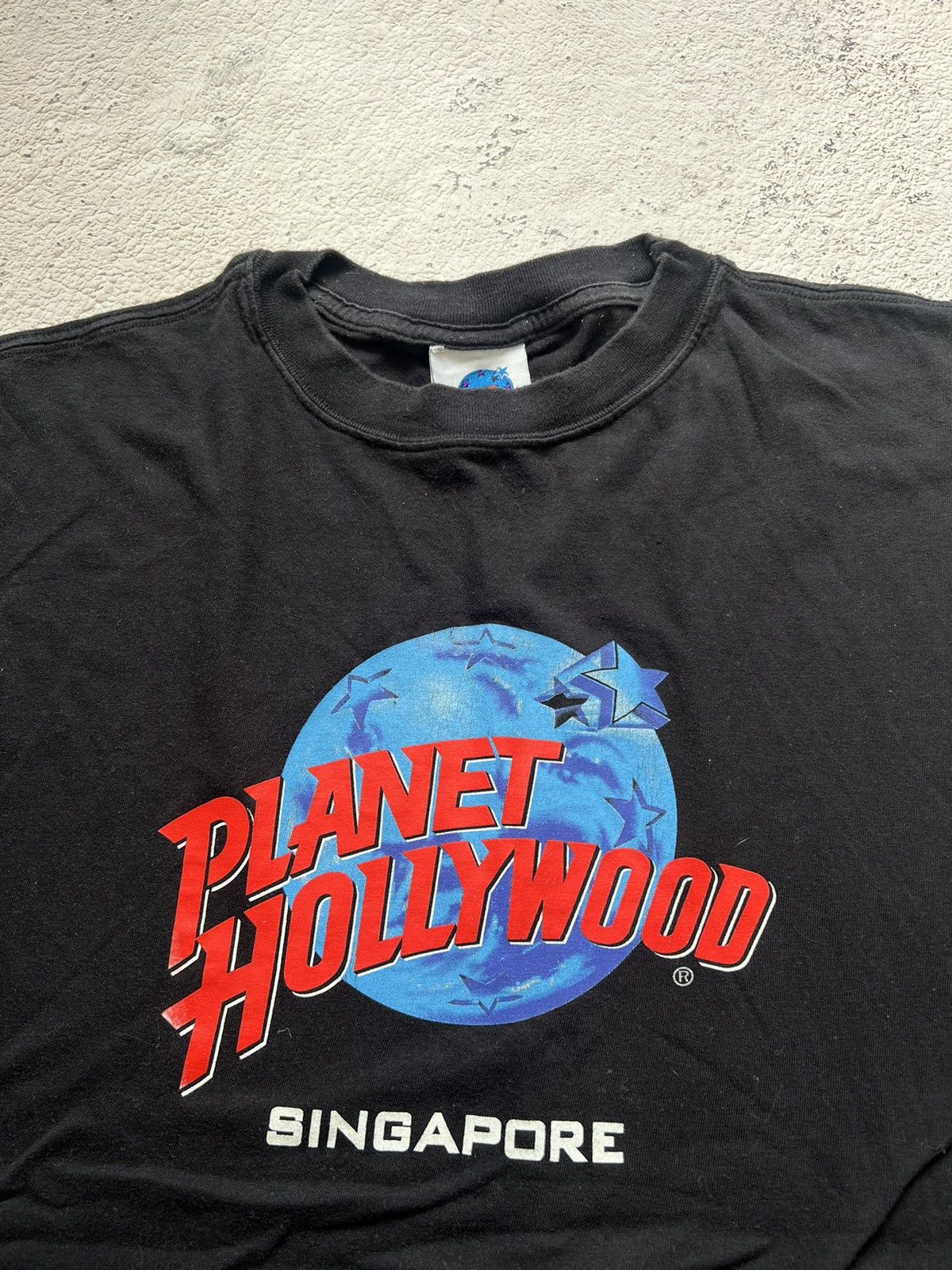 Planet Hollywood × Vintage Vintage 1991 Planet Hollywood Singapore Tee Shirt Size US XL / EU 56 / 4 - 1 Thumbnail