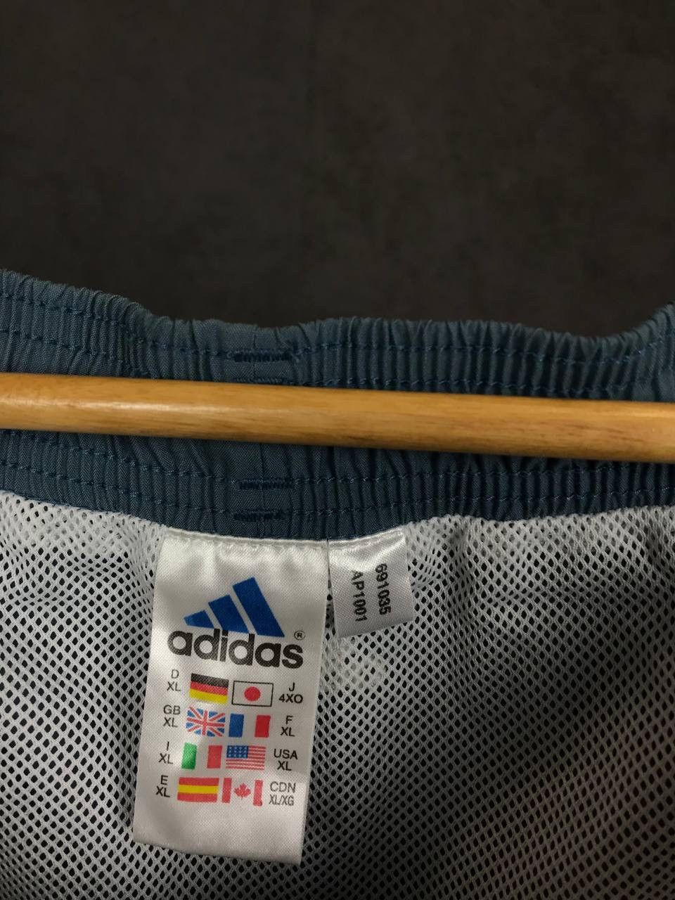 Adidas Adidas vintage streetwear nylon shorts Size US 36 / EU 52 - 4 Thumbnail
