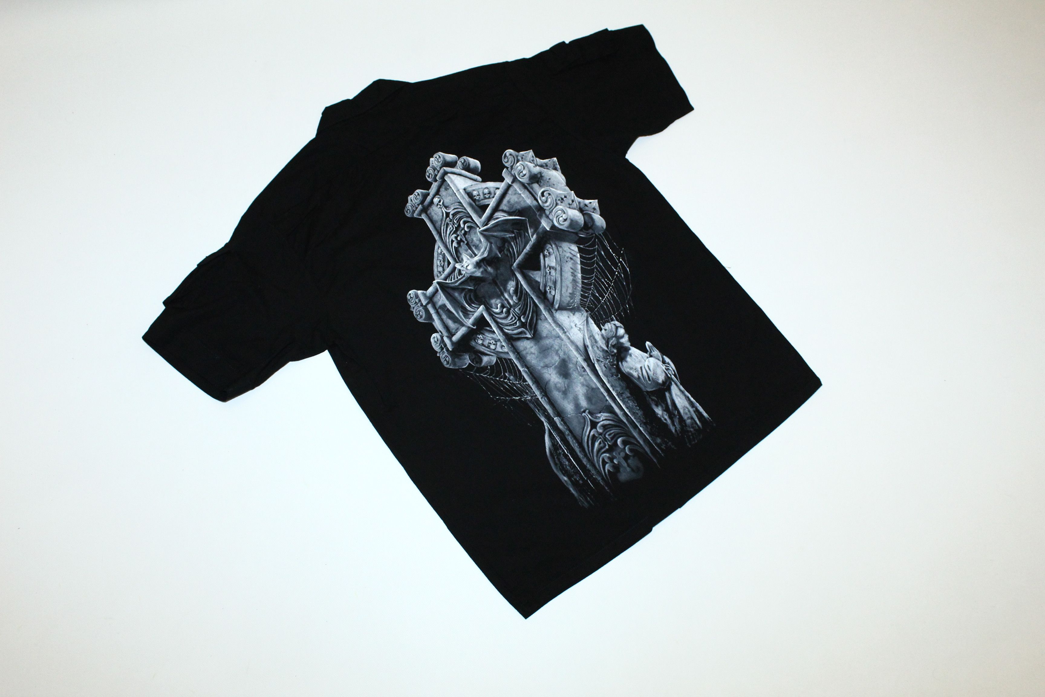 Beauty Beast 💥VTG💥 90s Spiral Gothic Artwork Graphic SS Shirt Size US L / EU 52-54 / 3 - 5 Thumbnail