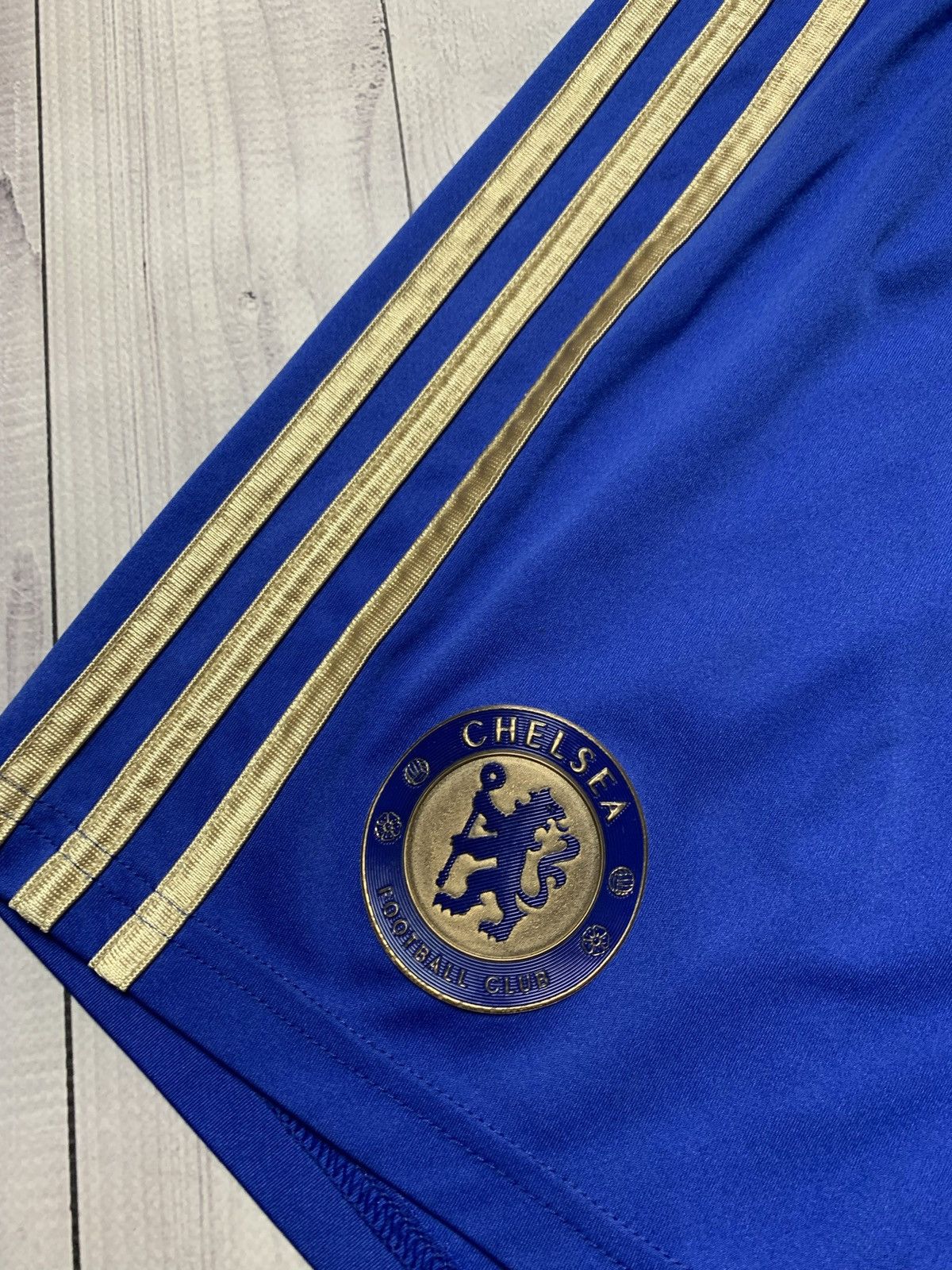 Adidas × Chelsea Soccer × Vintage Vintage Adidas Chelsea soccer shorts gold striped Size US 32 / EU 48 - 2 Thumbnail