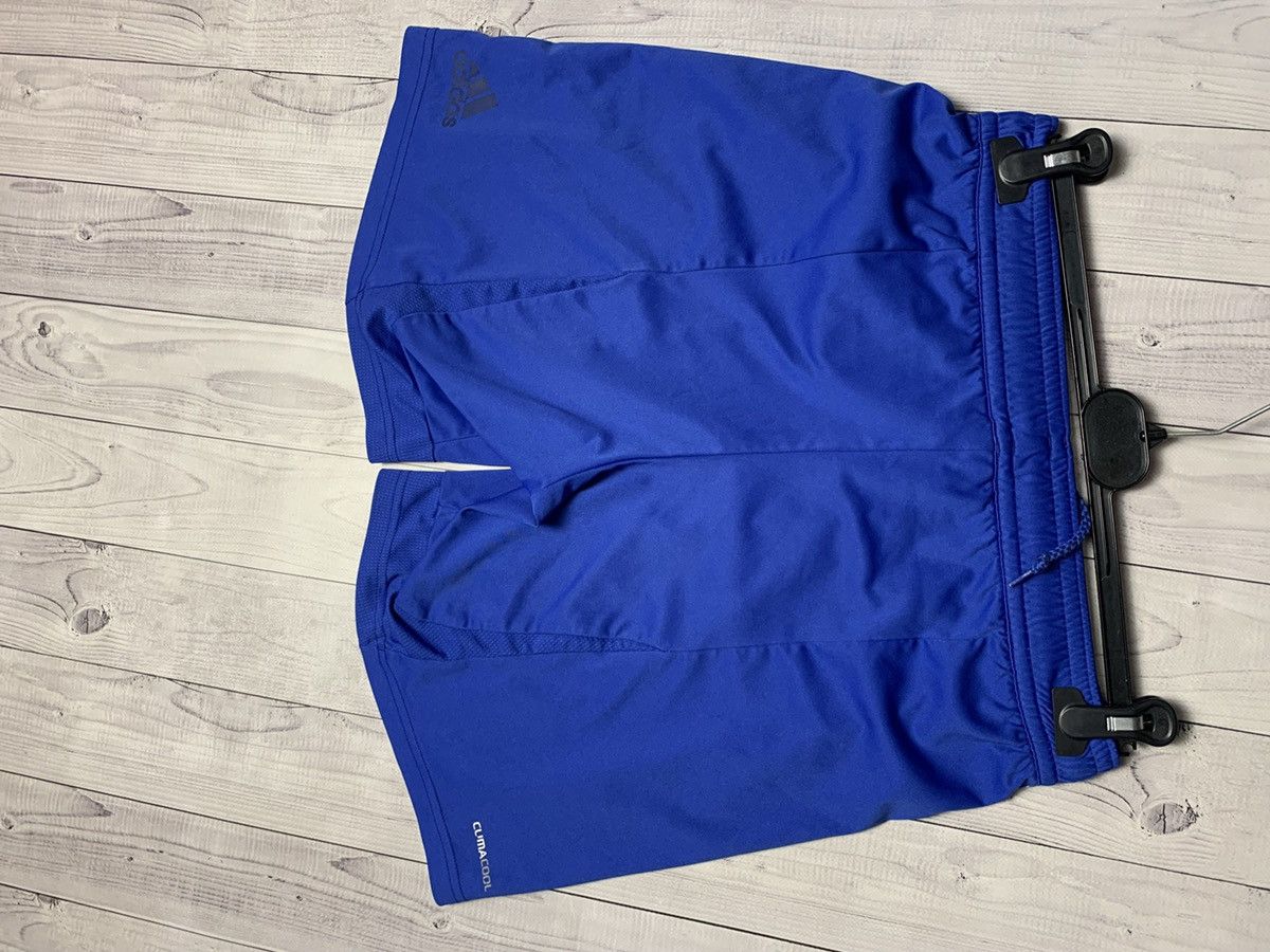 Adidas × Chelsea Soccer × Vintage Vintage Adidas Chelsea soccer shorts gold striped Size US 32 / EU 48 - 4 Thumbnail