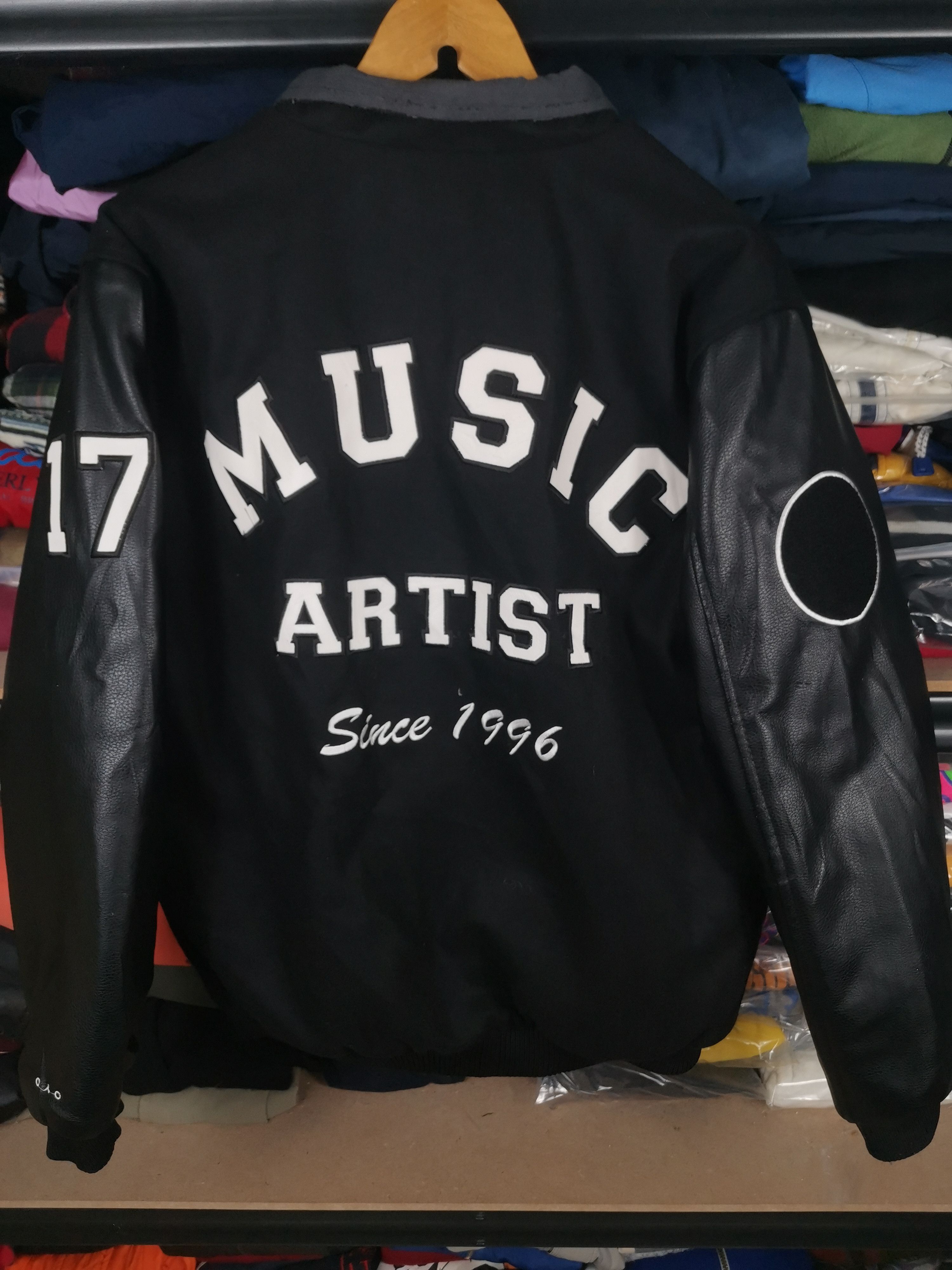Japanese Brand Vintage Music Artist Pu Leather Sleeve Wool Varsity Jacket Size US XL / EU 56 / 4 - 1 Thumbnail