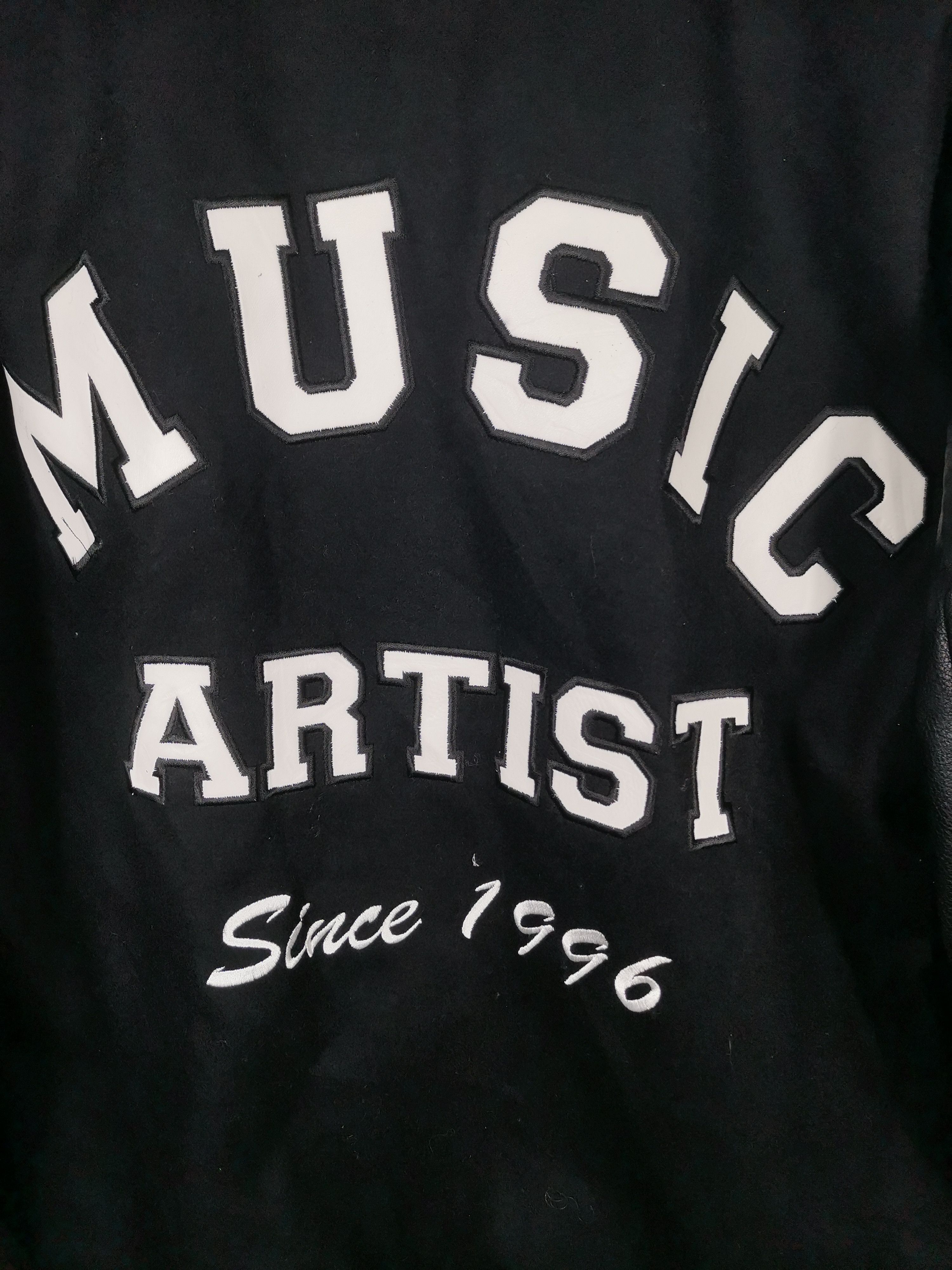 Japanese Brand Vintage Music Artist Pu Leather Sleeve Wool Varsity Jacket Size US XL / EU 56 / 4 - 2 Thumbnail
