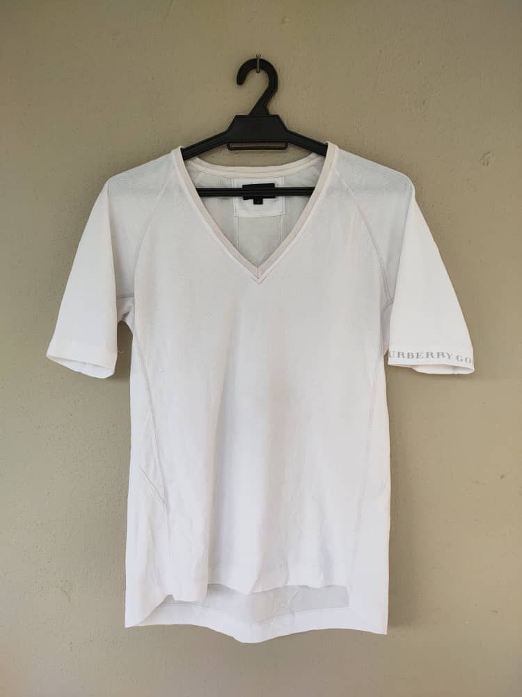 Burberry Burberry Golf V neck T Size US S / EU 44-46 / 1 - 1 Thumbnail