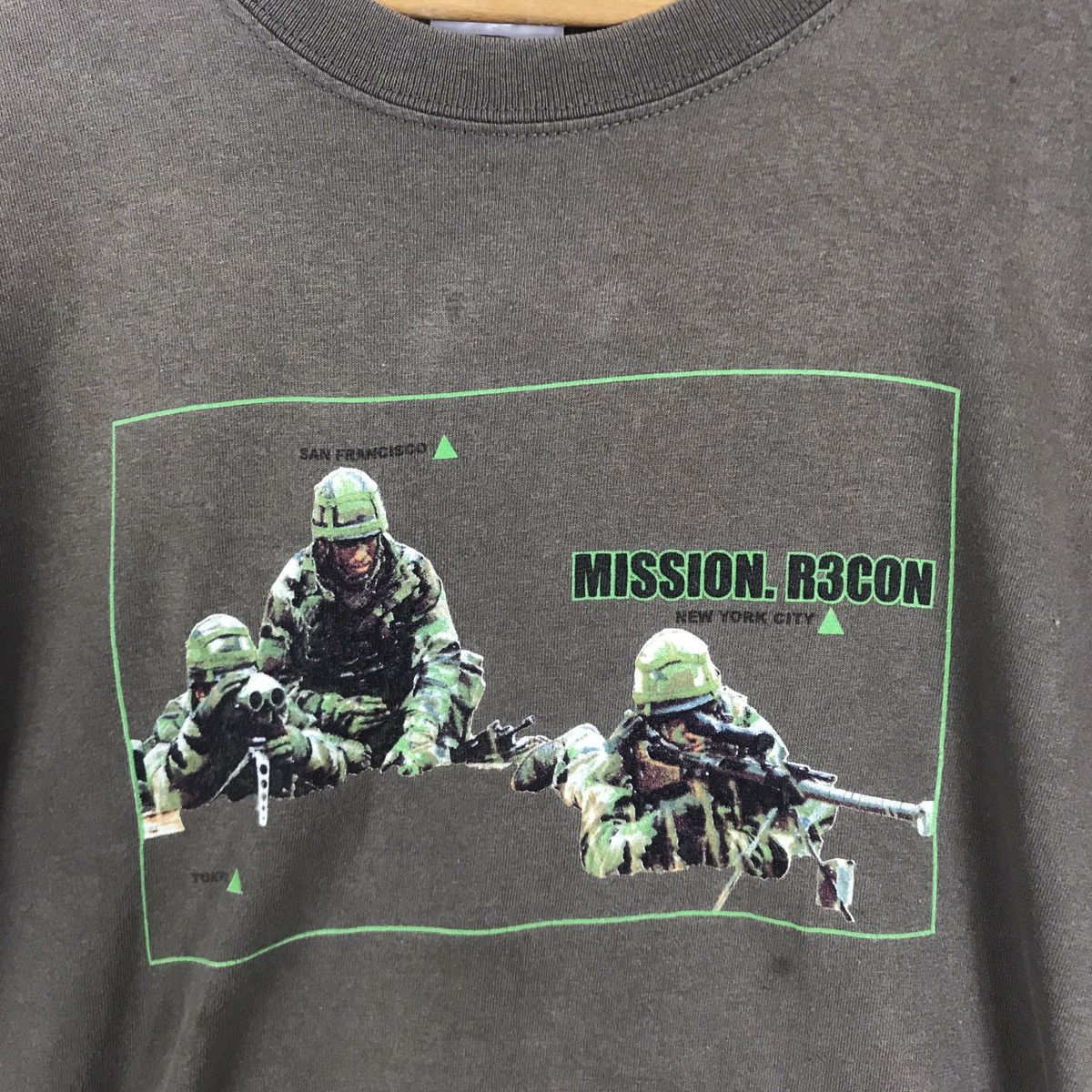 Futura Vintage Recon Futura Stash Mission Recon Nigo T-Shirt Size US L / EU 52-54 / 3 - 7 Thumbnail
