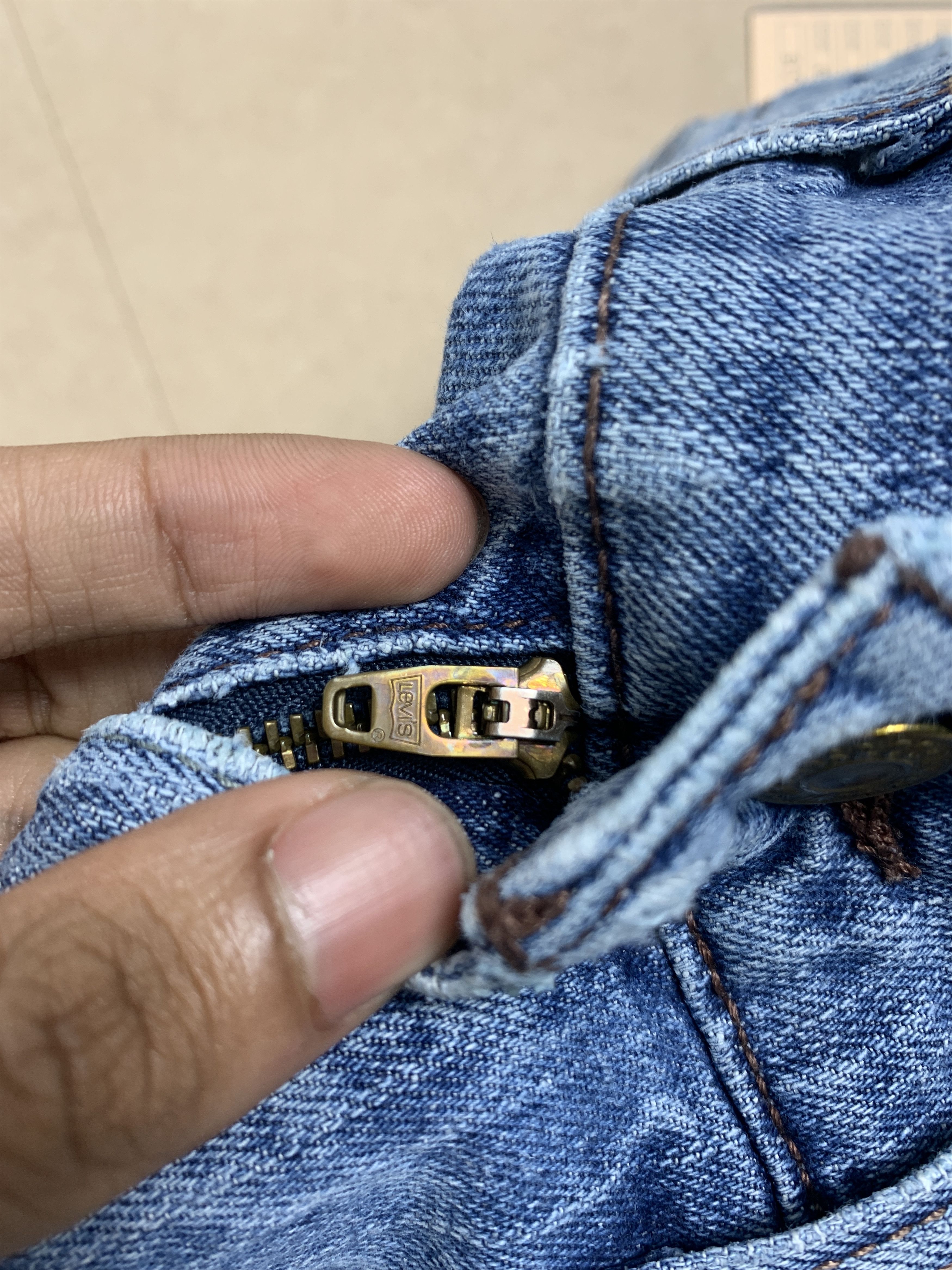 Levi's Vintage Levis 515 Boot Cut Distressed Faded Mid Wash Jeans Size 32" / US 10 / IT 46 - 16 Thumbnail