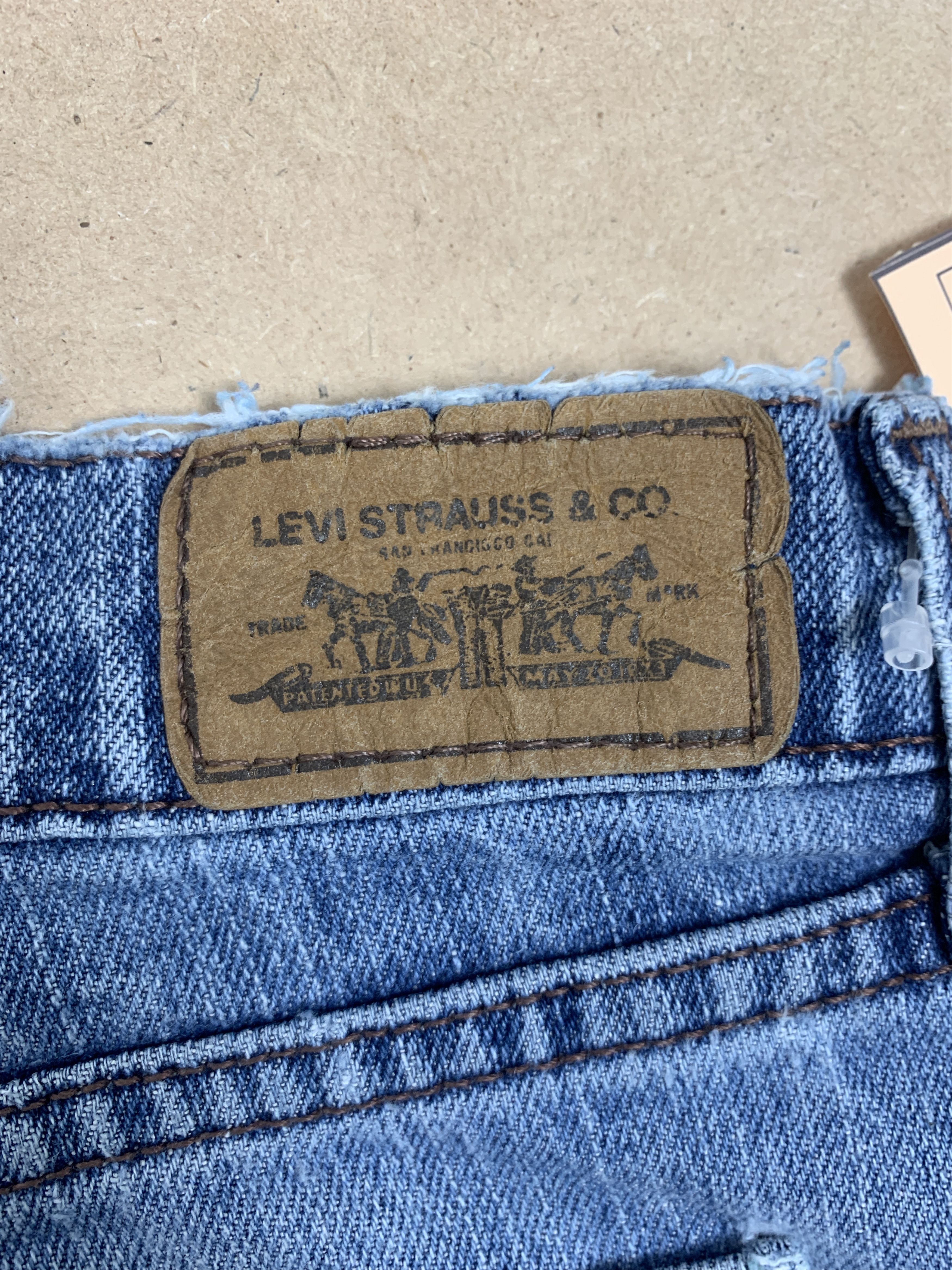 Levi's Vintage Levis 515 Boot Cut Distressed Faded Mid Wash Jeans Size 32" / US 10 / IT 46 - 9 Thumbnail
