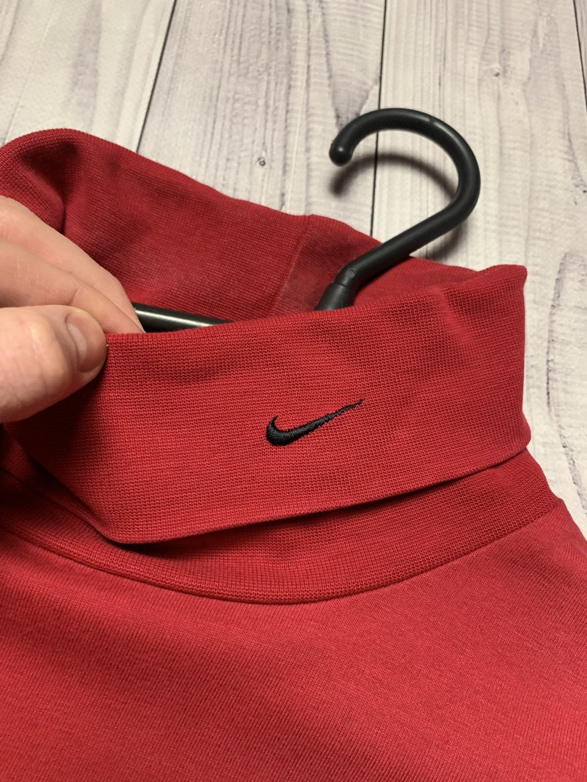 Nike × Vintage Vintage Nike Turtleneck red logo size M Size US M / EU 48-50 / 2 - 4 Thumbnail