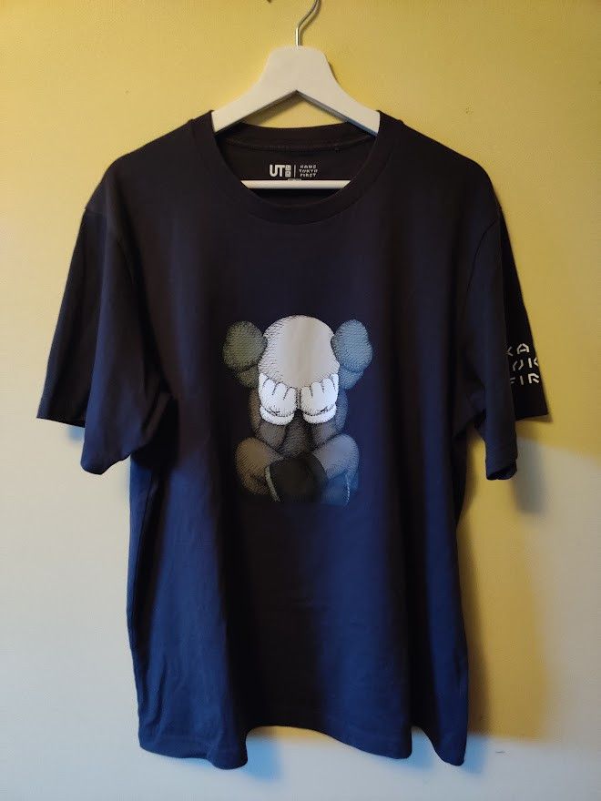 Kaws × Uniqlo KAWS x Uniqlo Tokyo First UT Short Sleeve Tee Size US L / EU 52-54 / 3 - 1 Thumbnail