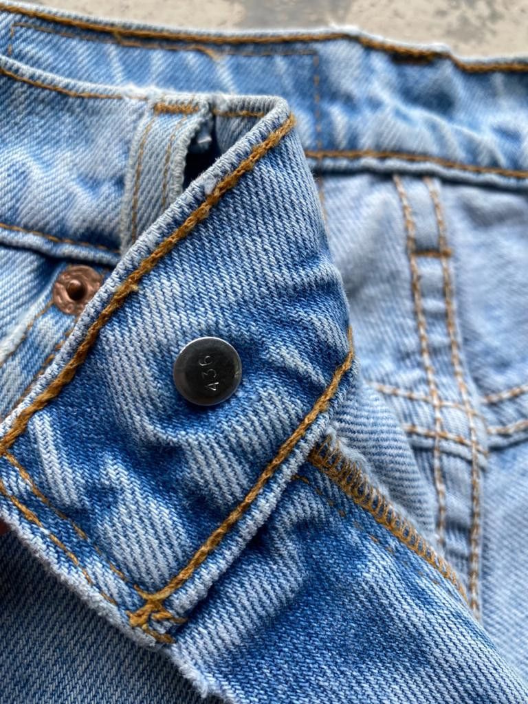 Levi's Vintage Clothing Vintage Light Wash Levi's 560 Orange Tab Released Hem Jeans Size US 28 / EU 44 - 9 Thumbnail