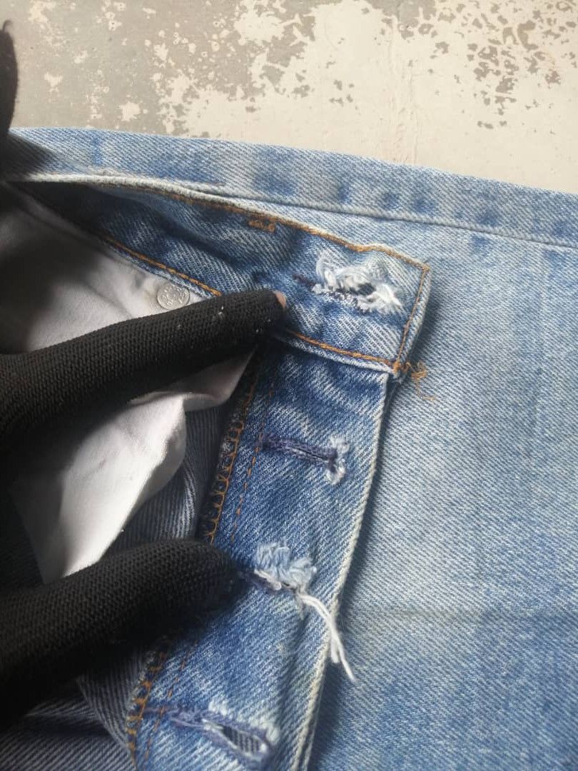 Levi's Vintage Clothing Vintage 1980s Light Wash Levi's 501 USA Jeans Released Hem Size US 30 / EU 46 - 7 Thumbnail