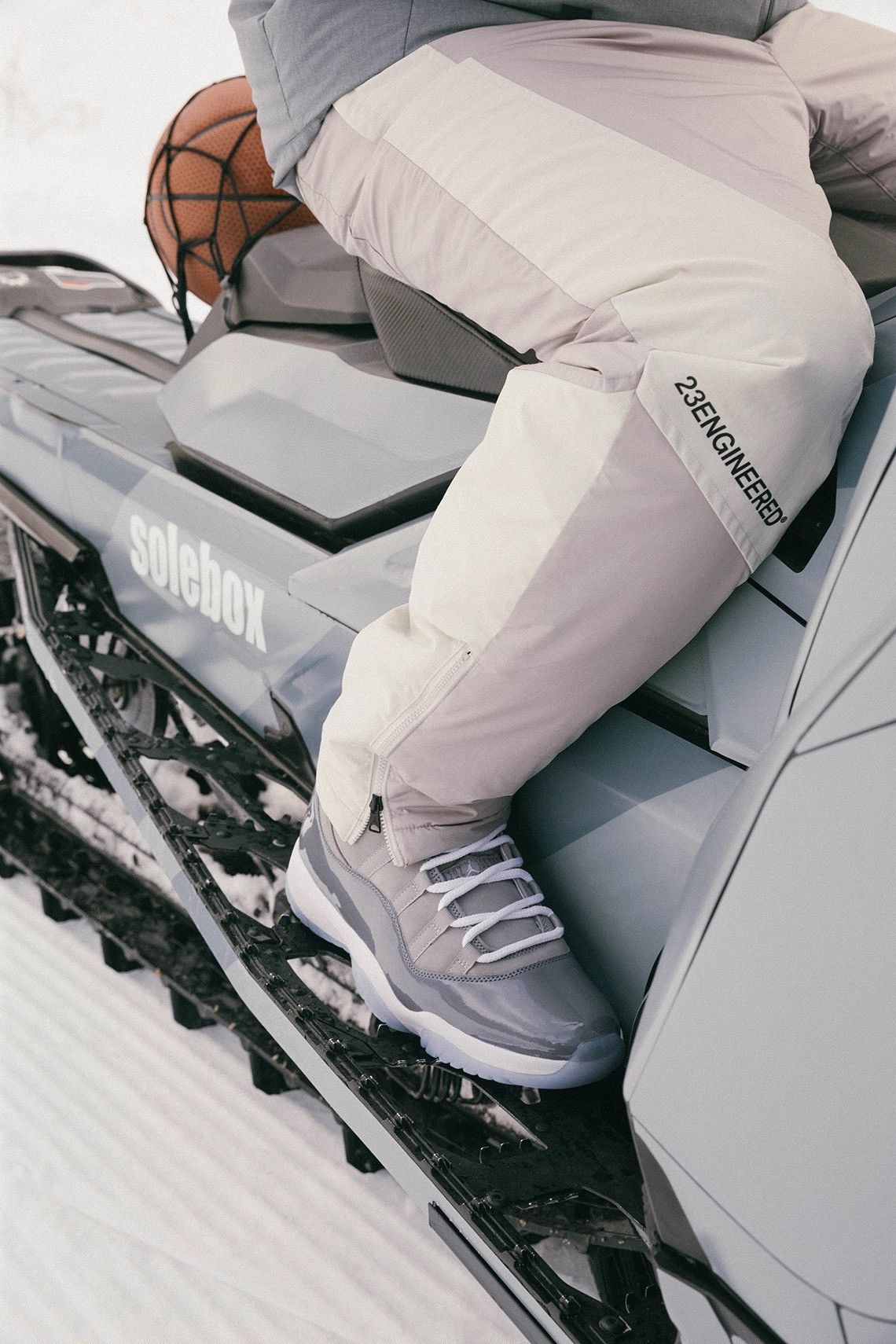 Jordan Brand Air Jordan 11 Retro Cool Grey 2021 CT8012-005 Size 10.5 Size US 10.5 / EU 43-44 - 24 Thumbnail