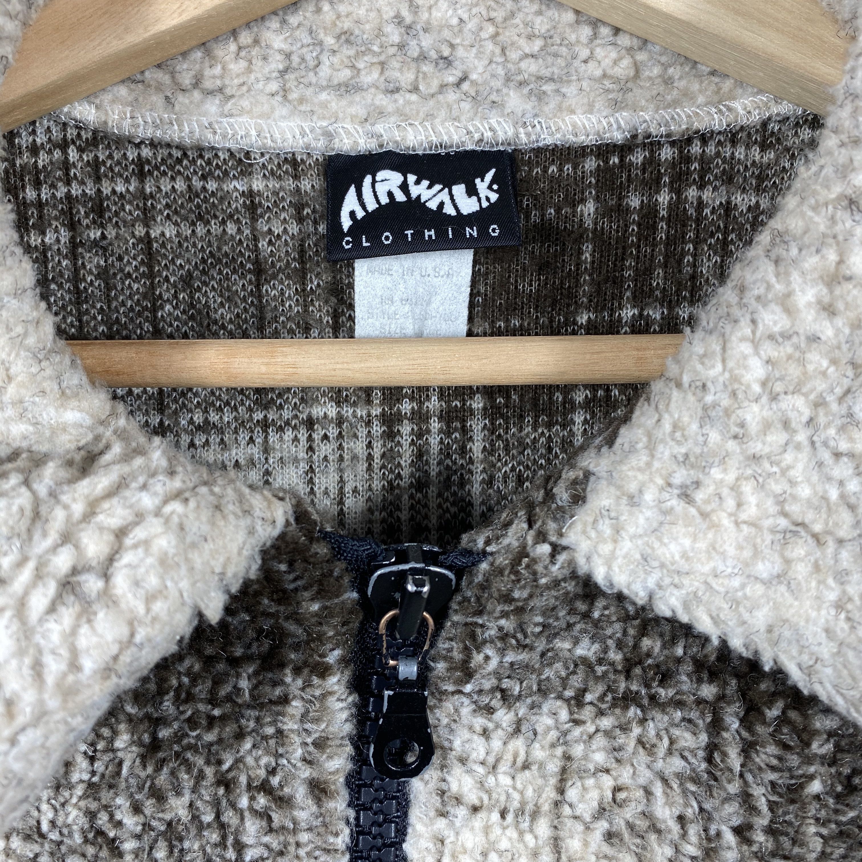 Airwalk × Vintage Vintage USA Airwalk Sherpa Fleece Sweatshirt Size US L / EU 52-54 / 3 - 4 Thumbnail