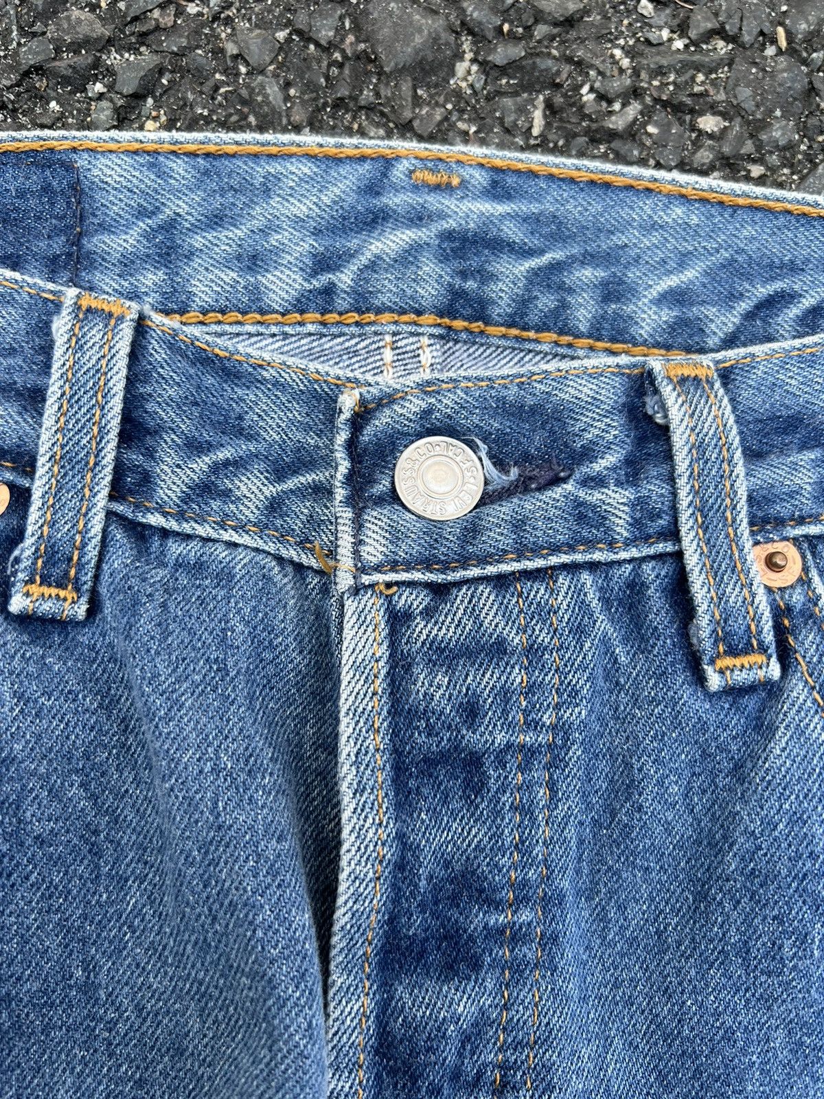 Levi's LEVIS 501 90's VINTAGE FADED COLOUR JEANS Size US 29 - 7 Thumbnail