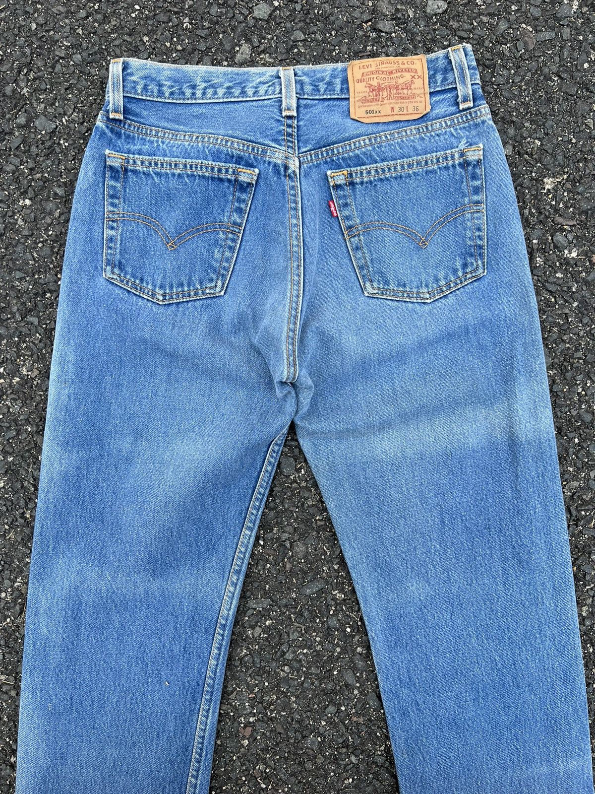 Levi's LEVIS 501 90's VINTAGE FADED COLOUR JEANS Size US 29 - 12 Thumbnail