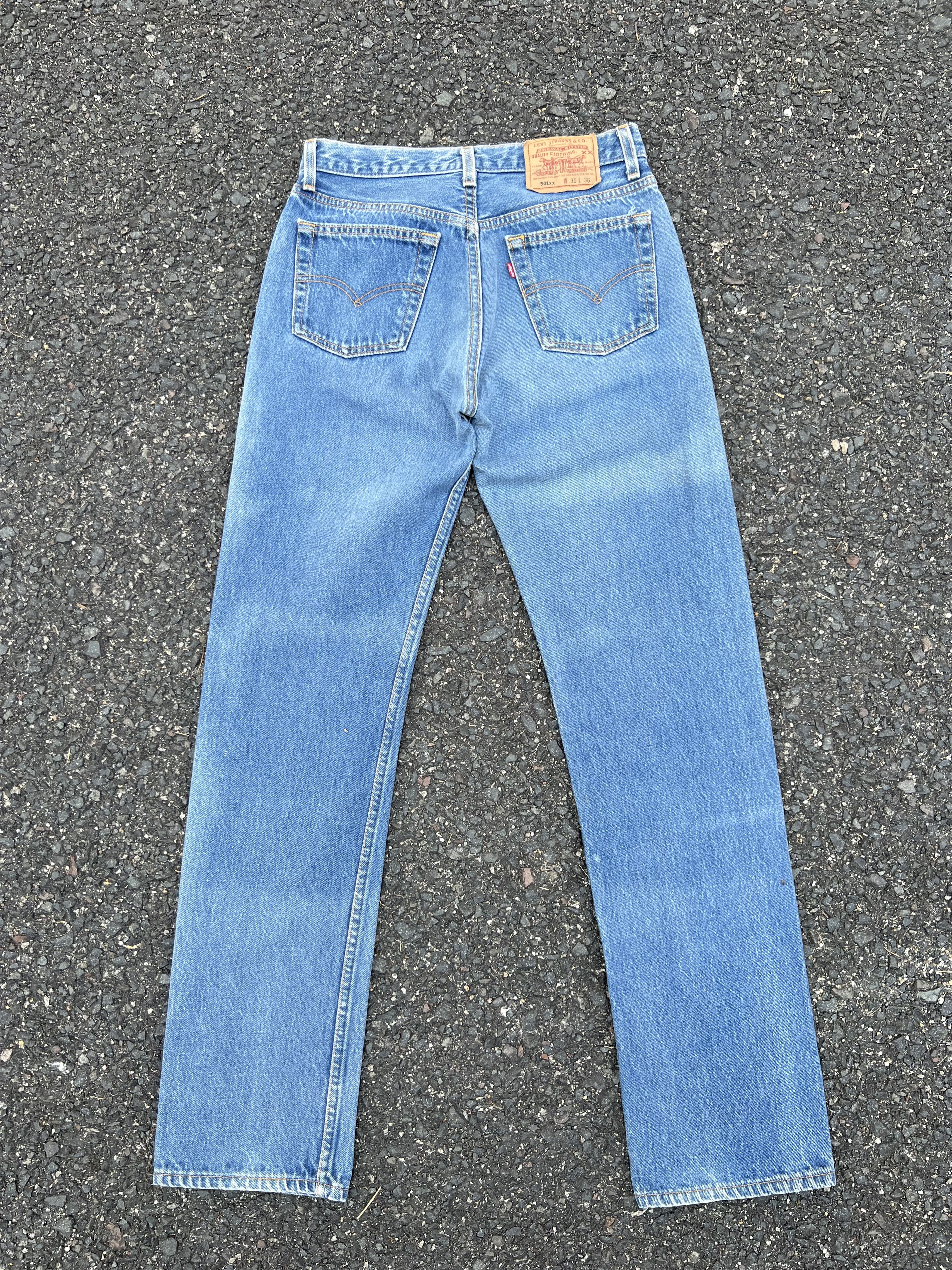 Levi's LEVIS 501 90's VINTAGE FADED COLOUR JEANS Size US 29 - 2 Thumbnail