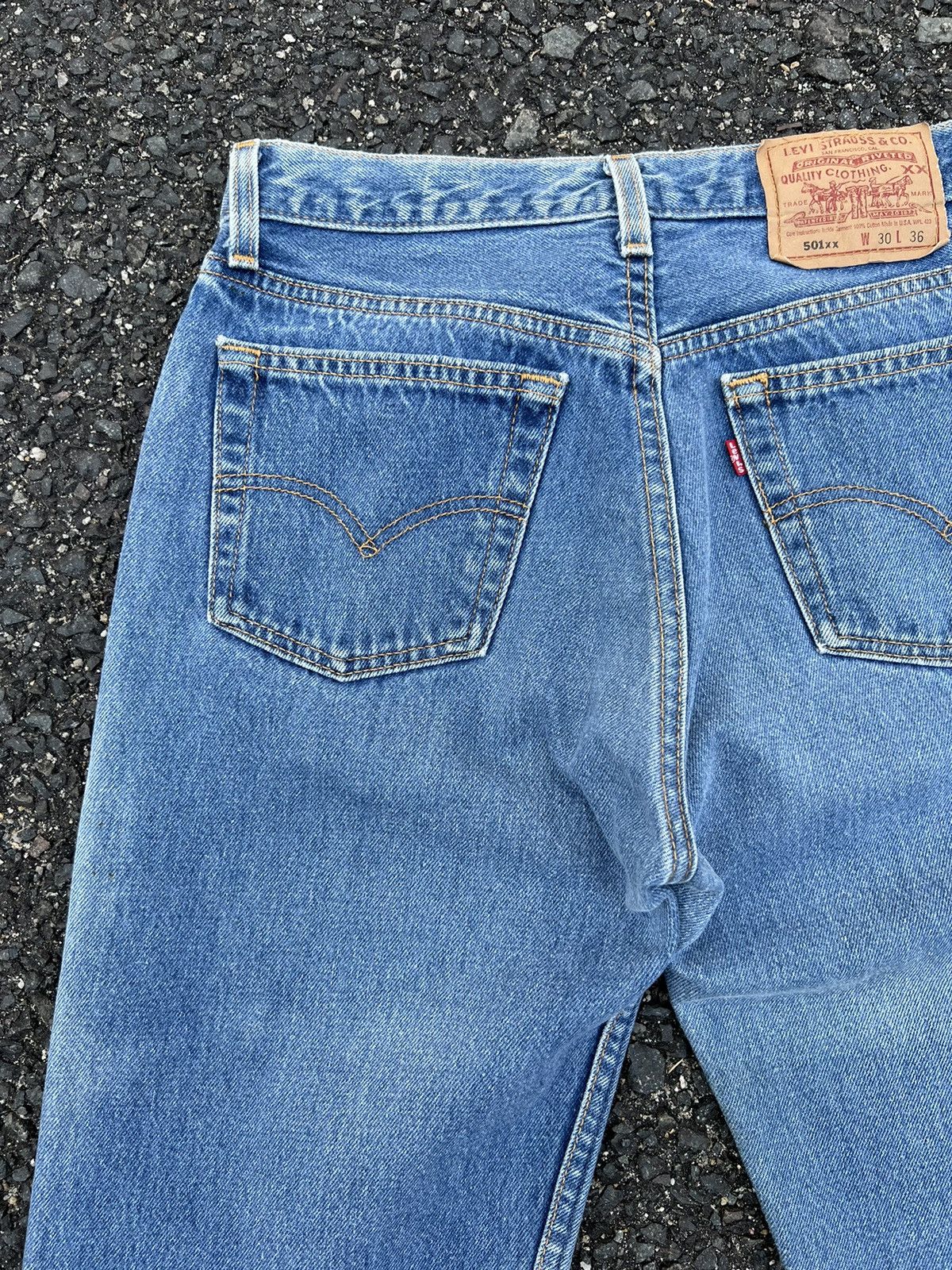 Levi's LEVIS 501 90's VINTAGE FADED COLOUR JEANS Size US 29 - 14 Thumbnail