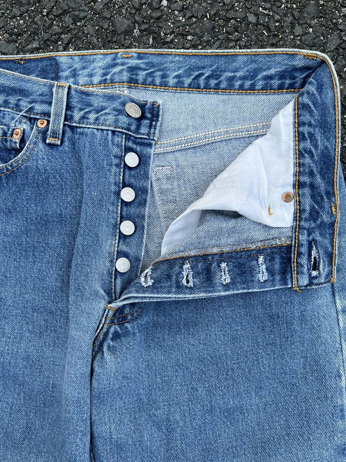 Levi's LEVIS 501 90's VINTAGE FADED COLOUR JEANS Size US 29 - 8 Thumbnail