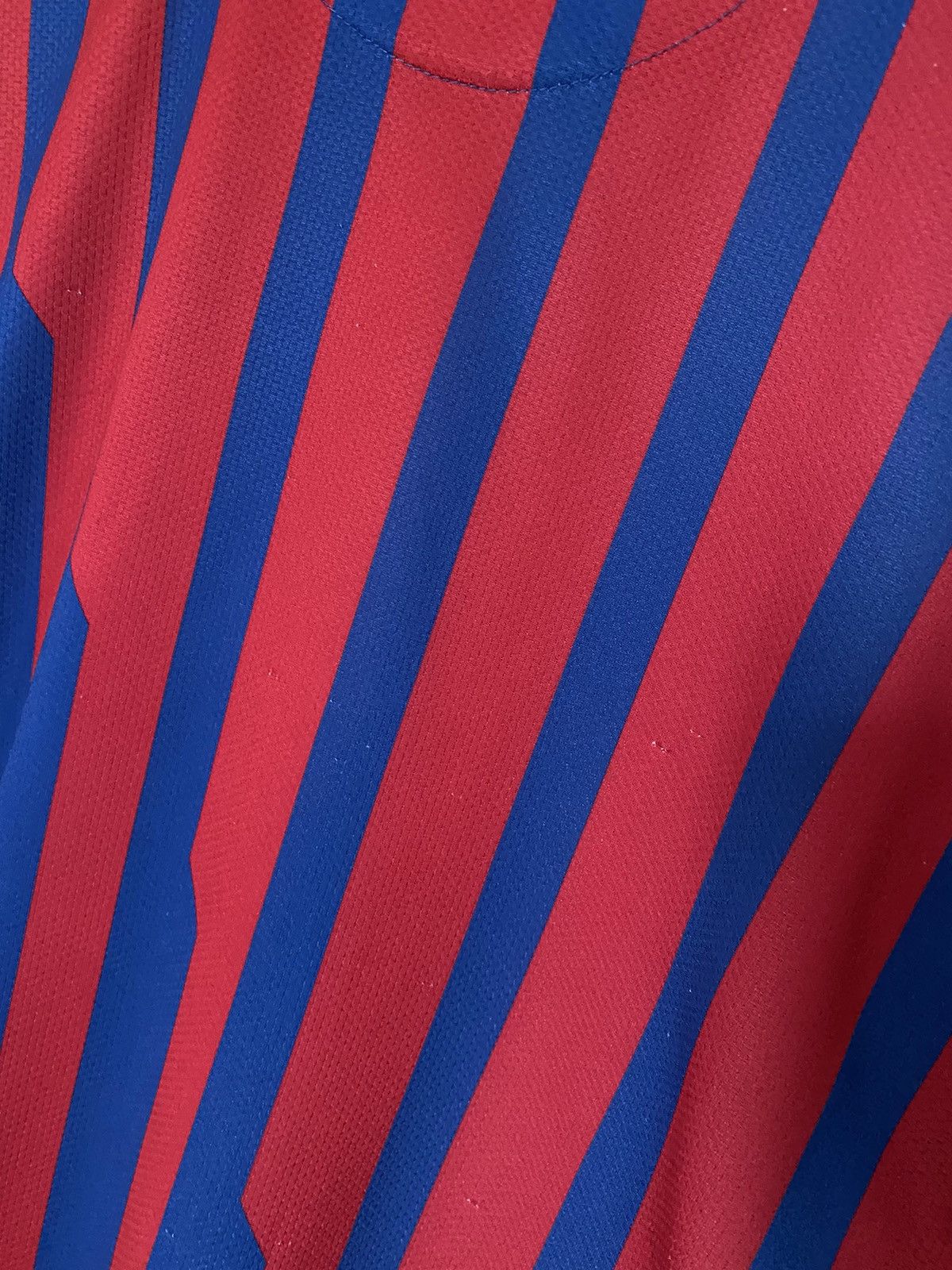 Nike Barcelona 2011 2012 Nike Soccer Jersey Real PSG Liverpool Size US M / EU 48-50 / 2 - 11 Thumbnail
