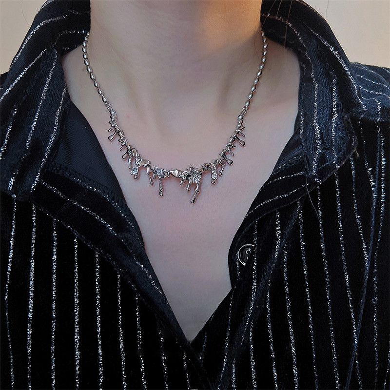 Jewelry Irregular Waterdrop Shaped Choker Necklaces Size ONE SIZE - 1 Preview