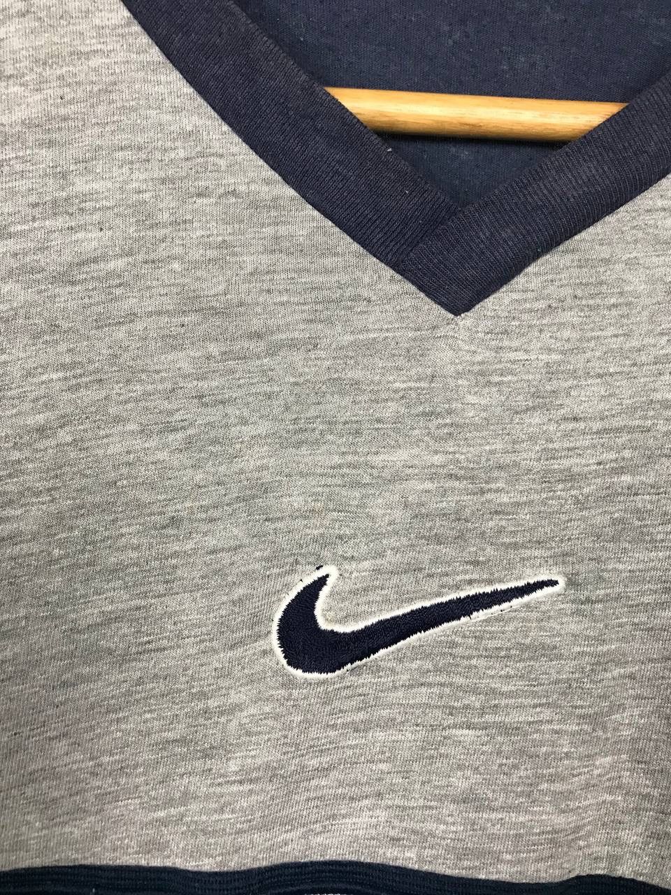 Nike × Vintage Nike swoosh streetwear vintage center logo tee Size US S / EU 44-46 / 1 - 4 Thumbnail