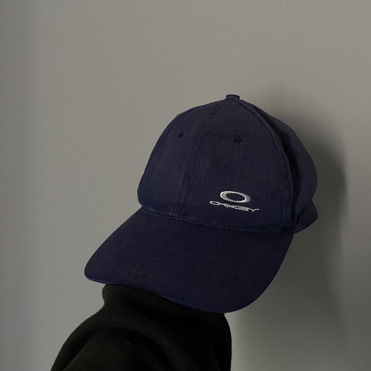 Oakley VINTAGE 90S OAKLEY NAVY FADED EMBROIDERED LOGO CAP Size ONE SIZE - 1 Thumbnail