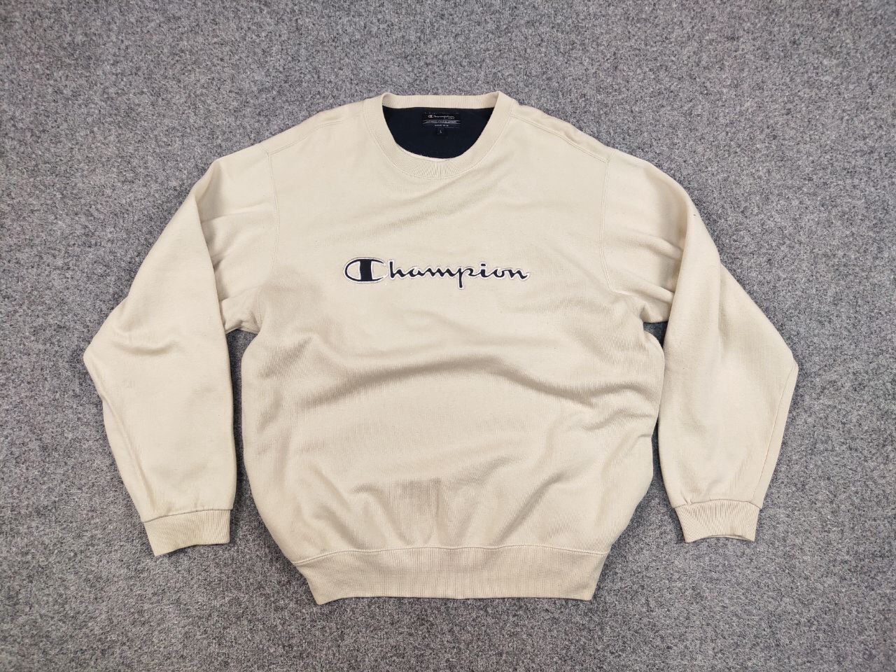 Champion Vintage 90's Champion usa Logo Beige Crewneck Sweatshirt Size US L / EU 52-54 / 3 - 15 Thumbnail