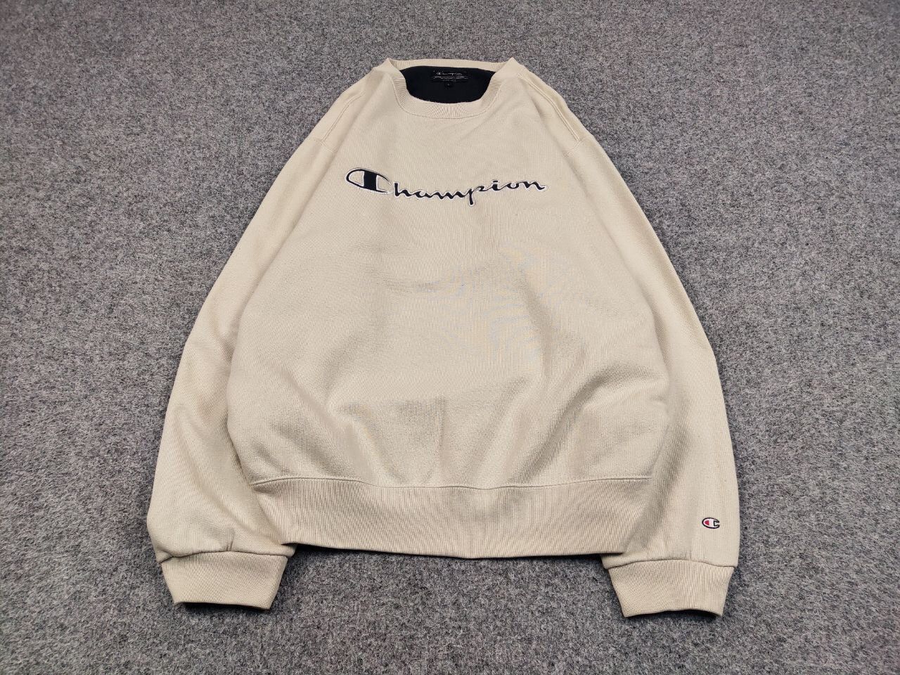 Champion Vintage 90's Champion usa Logo Beige Crewneck Sweatshirt Size US L / EU 52-54 / 3 - 2 Thumbnail